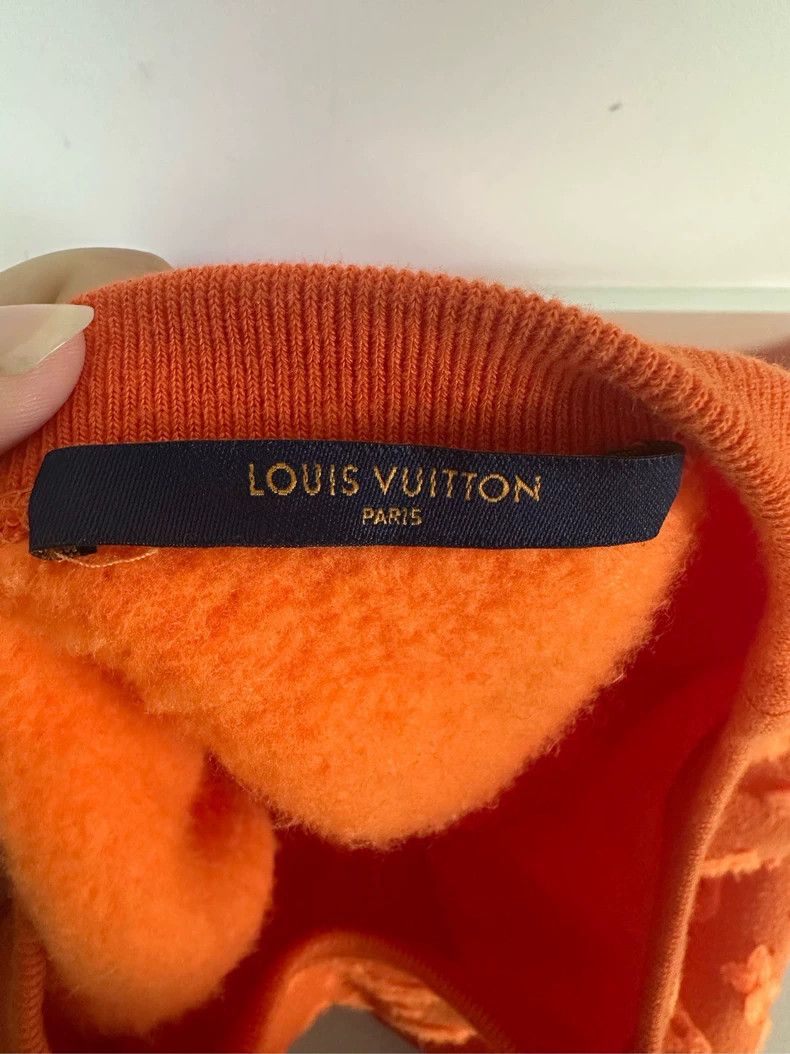 Louis Vuitton LOUIS VUITTON Orange full print print sweatshirt Size US L / EU 52-54 / 3 - 3 Thumbnail