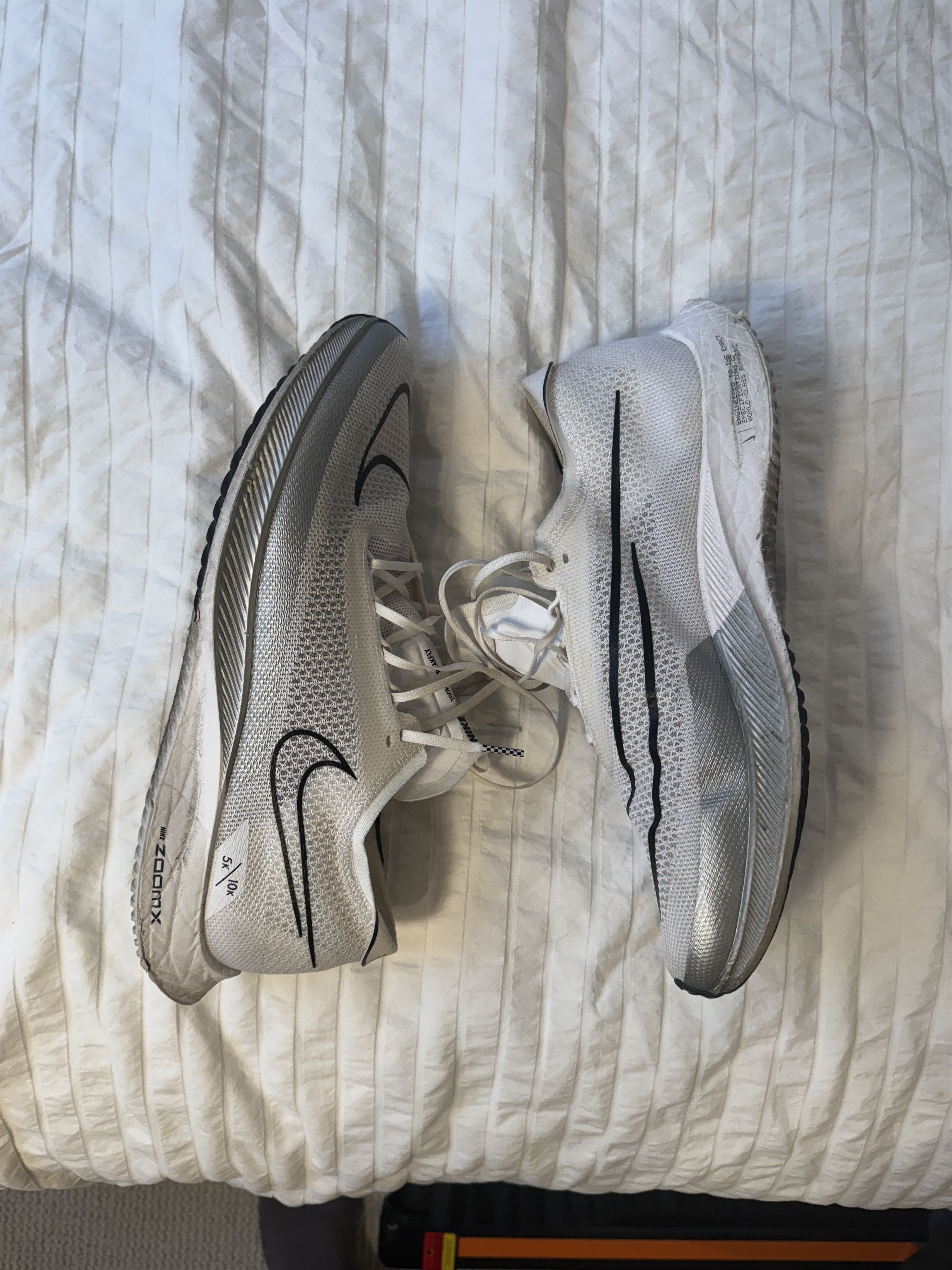 Nike Nike ZoomX Streakfly Premium in White, Metallic, Silver Size US 12 / EU 45 - 6 Thumbnail