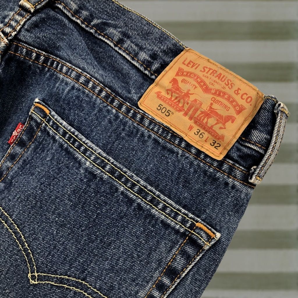 Levi's Levi's 505 Jeans Mens 36x31 Blue Dark Wash Regular Straight Leg Denim Zip 5-Pocket Size US 36 / EU 52 - 1 Thumbnail