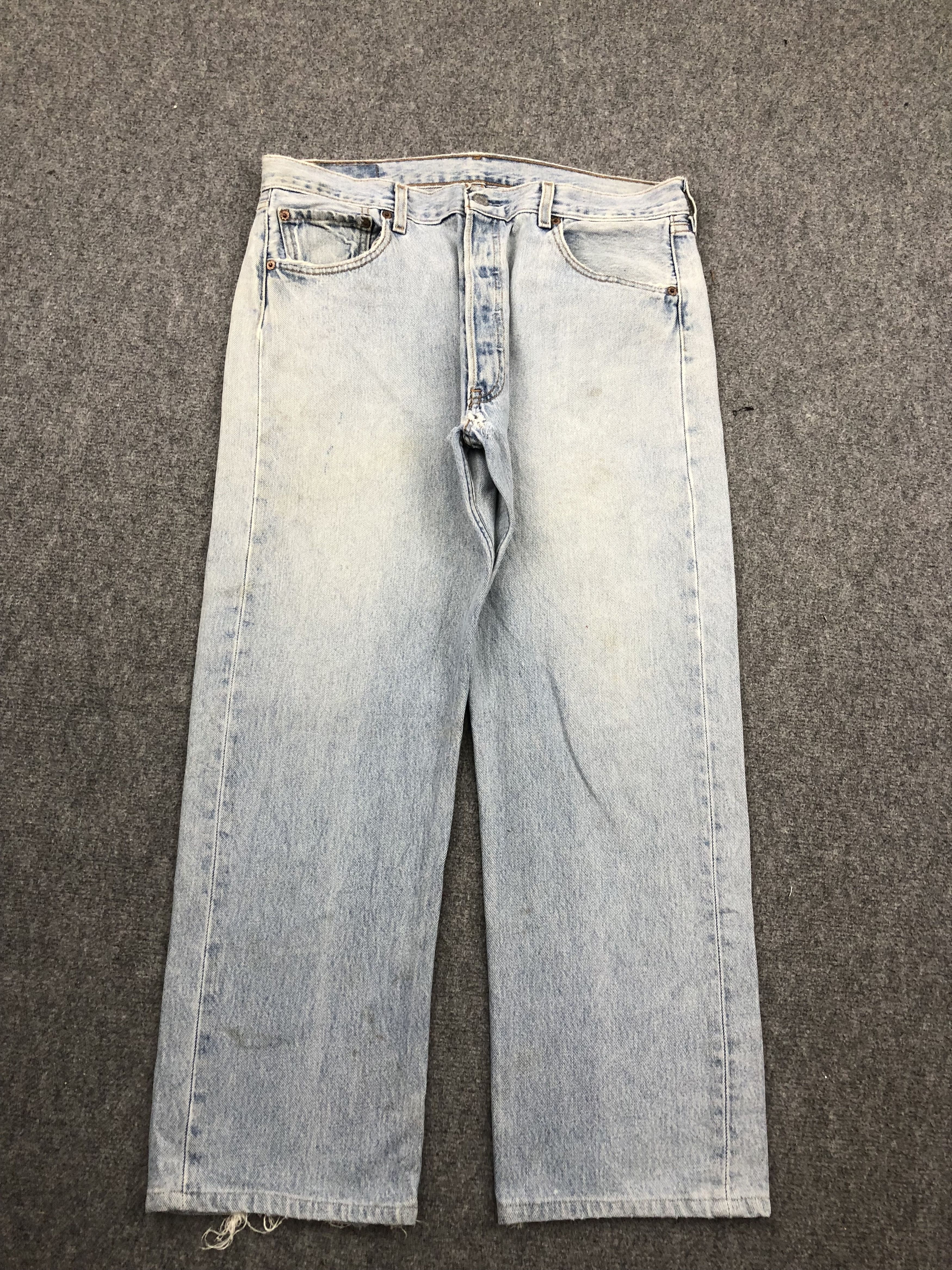 Levi's Vintage Levis 501 Light Blue Jeans DPP0220 Size US 34 / EU 50 - 1 Thumbnail