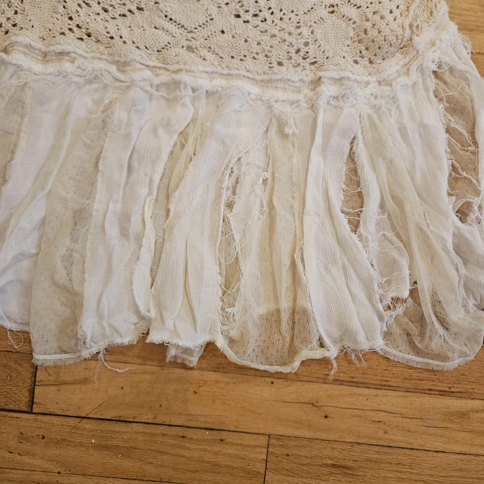 Free People Free People Bohemian Crochet Top with Fringe SZ XSM Size XS / US 0-2 / IT 36-38 - 3 Thumbnail