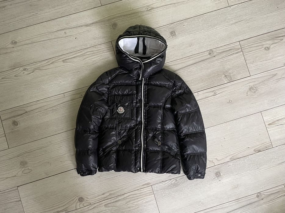 Moncler quincy store