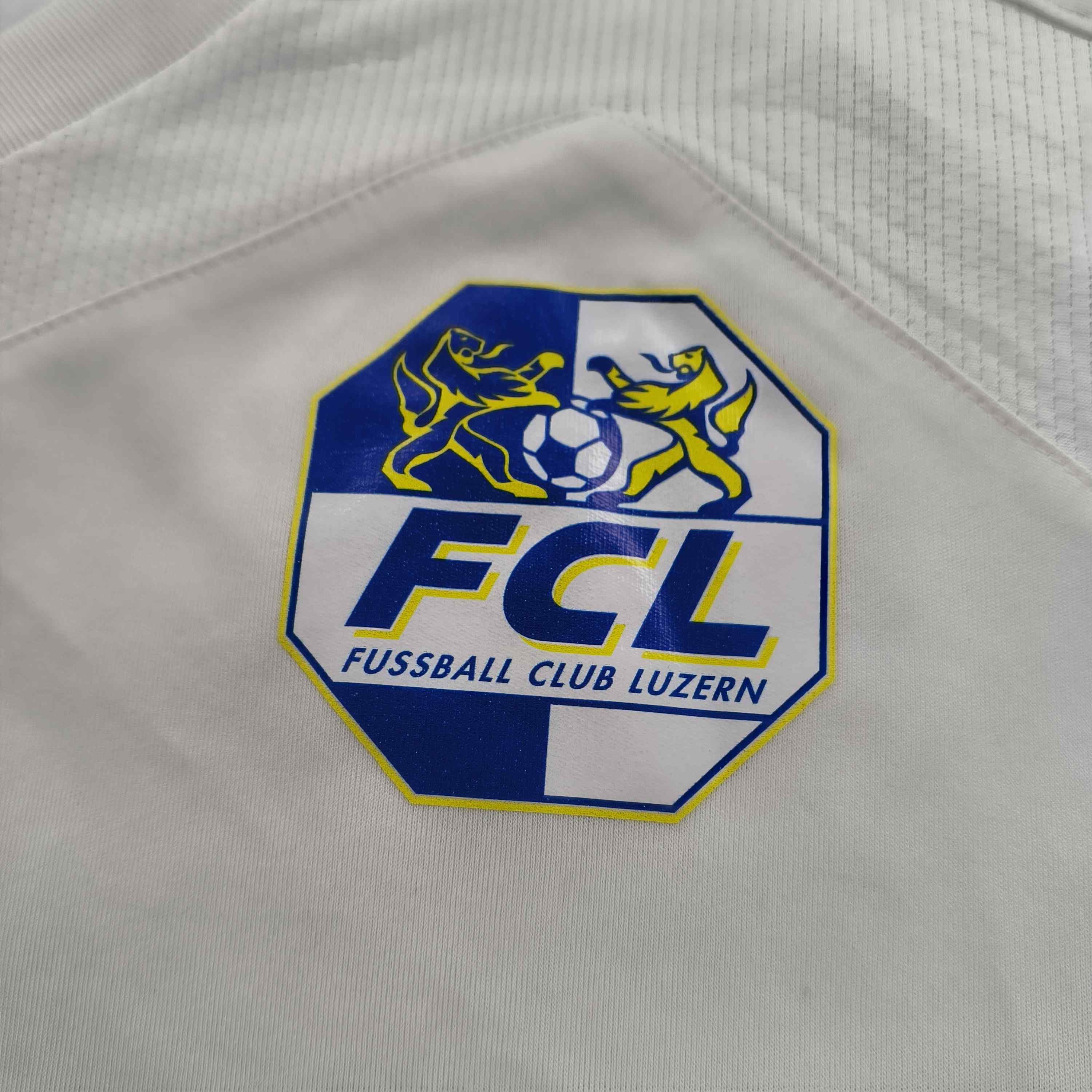 Adidas Luzern 2014 Adias away #9 football jersey size Womens M Size M / US 6-8 / IT 42-44 - 4 Thumbnail