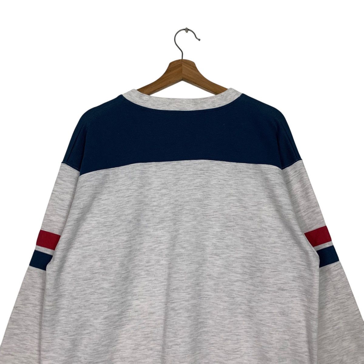 New Balance Vintage 90's NEW BALANCE V Neck Long Sleeve Shirt #2493-C112 Size US L / EU 52-54 / 3 - 15 Thumbnail