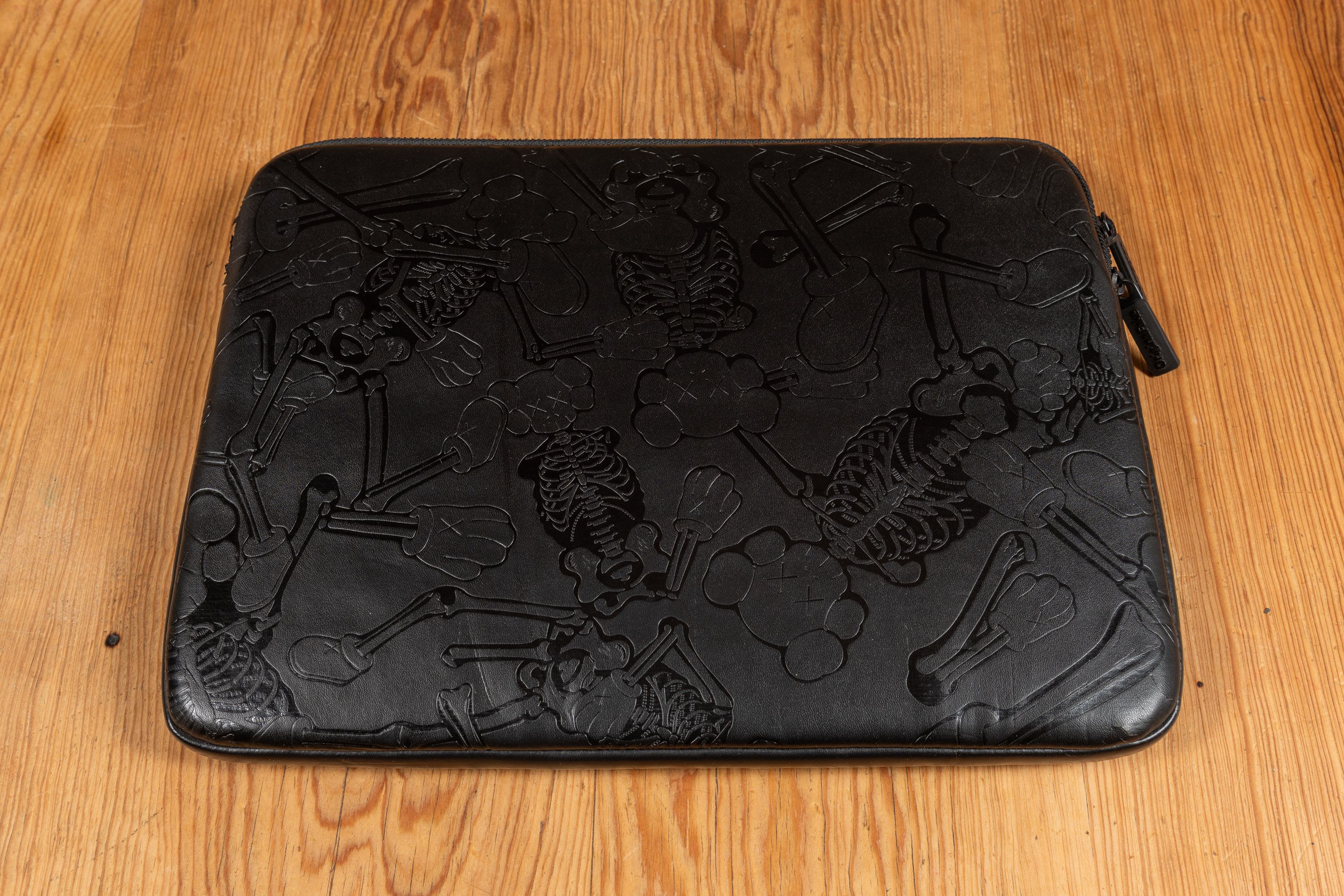 Original Fake Incase x Original Fake x Kaws Computer Sleeves, SIGNED Size ONE SIZE - 7 Thumbnail