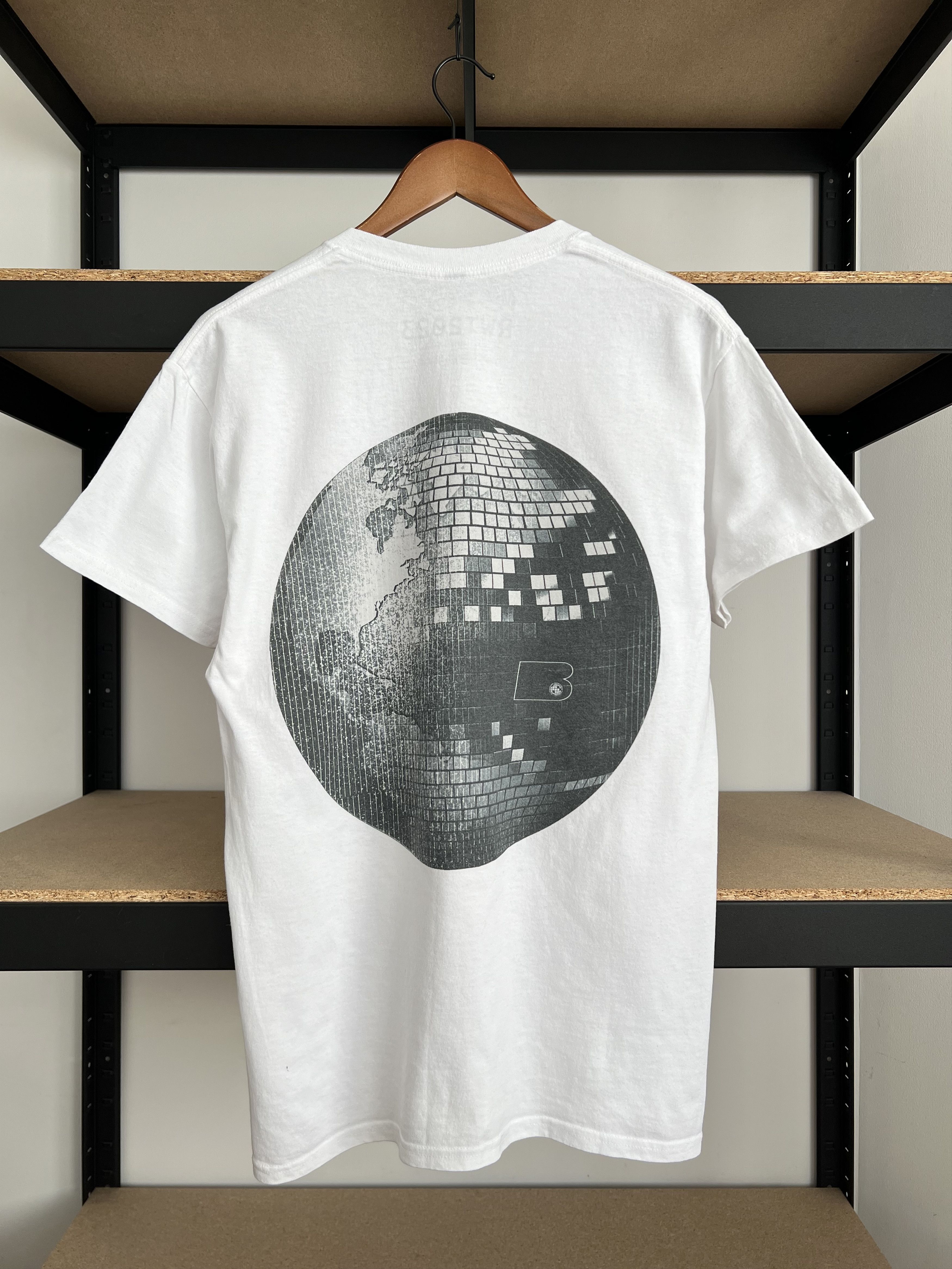Band Tees Beyonce Renaissance World Tour 2023 White T-shirt Size US M / EU 48-50 / 2 - 1 Thumbnail