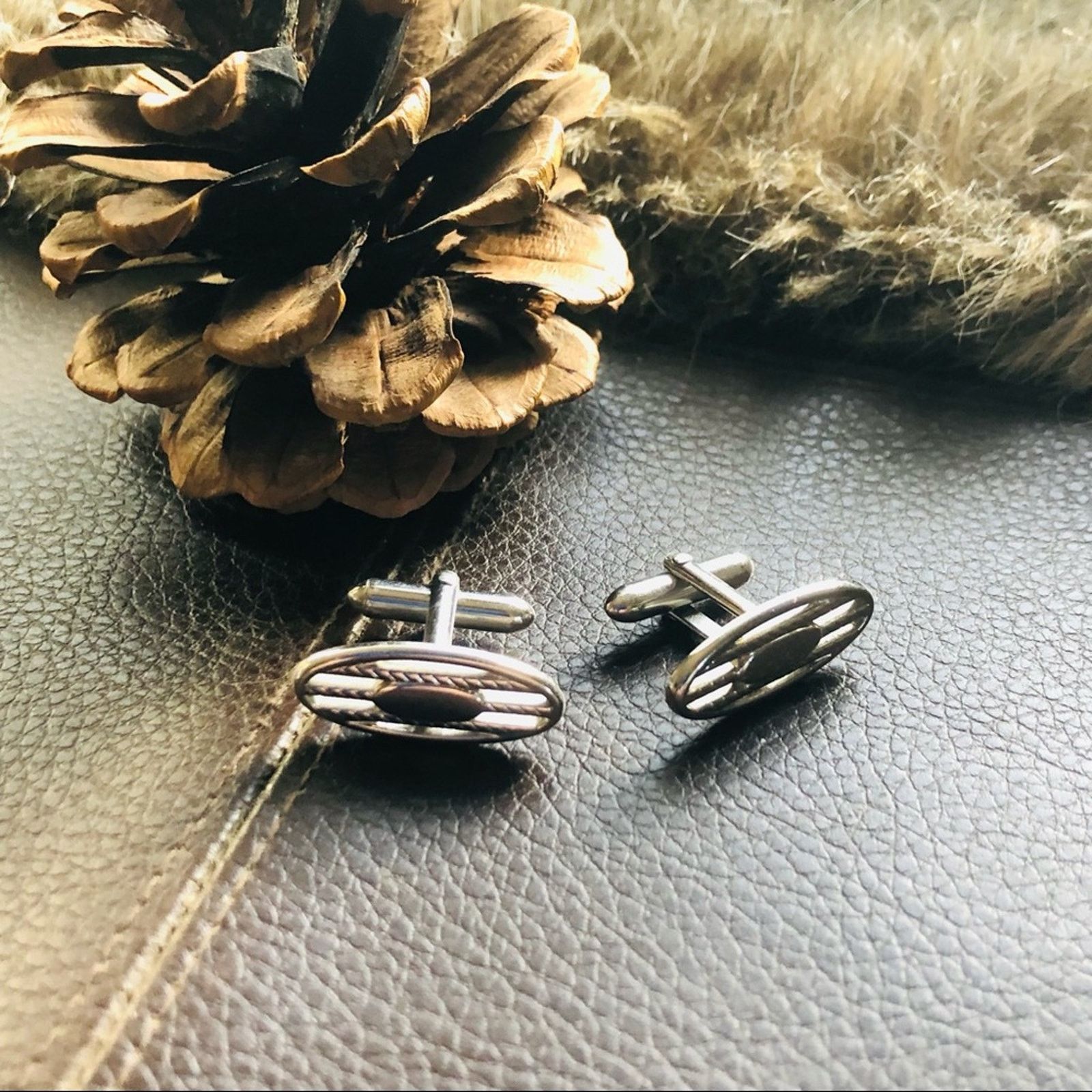 Vintage Vintage men’s Swank silver thin oval rope design cuff links Size ONE SIZE - 1 Thumbnail