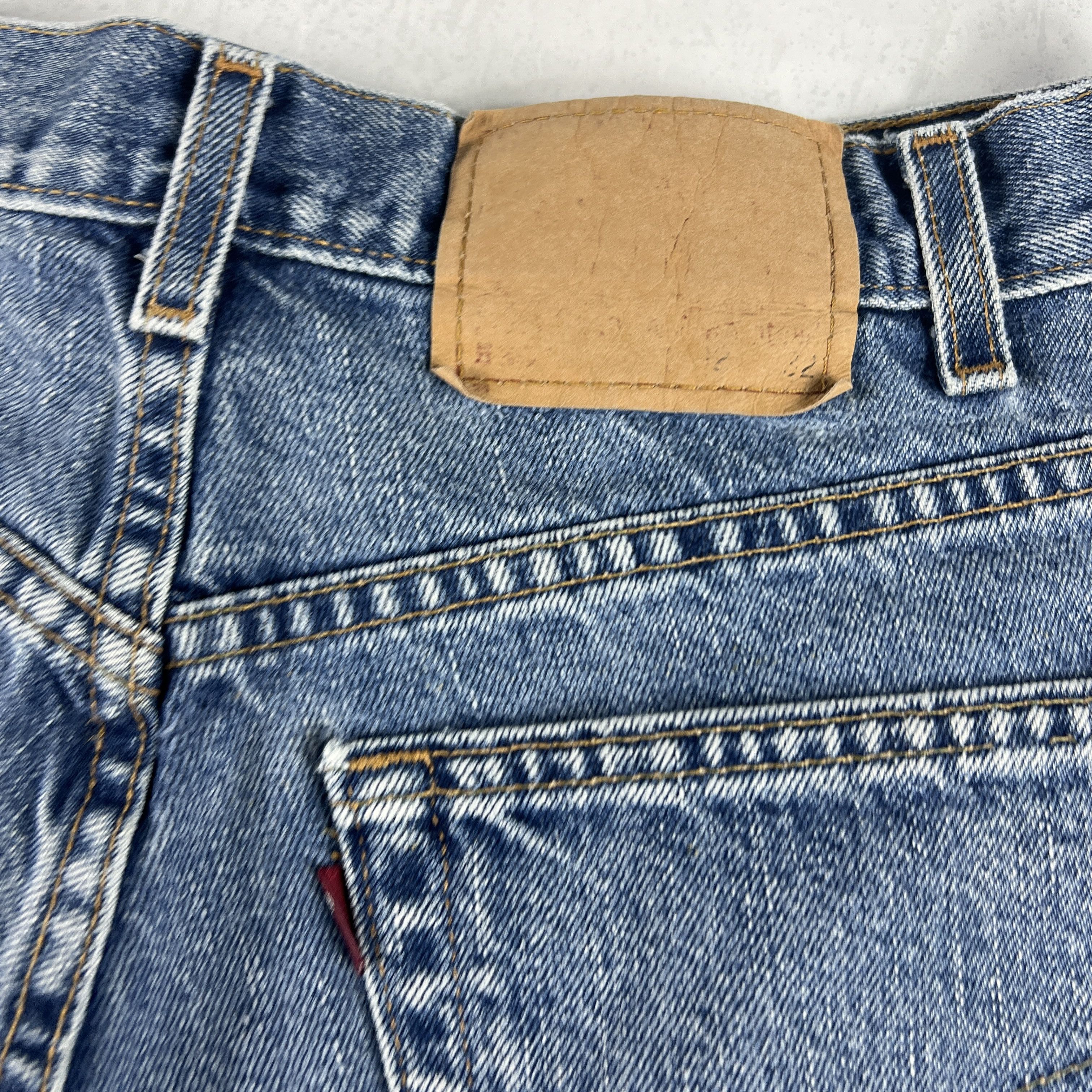 Levi's × Vintage Y2K Levi's Jeans Shorts 560 Loose Faded Cut Off Denim Jorts Size US 31 - 13 Thumbnail