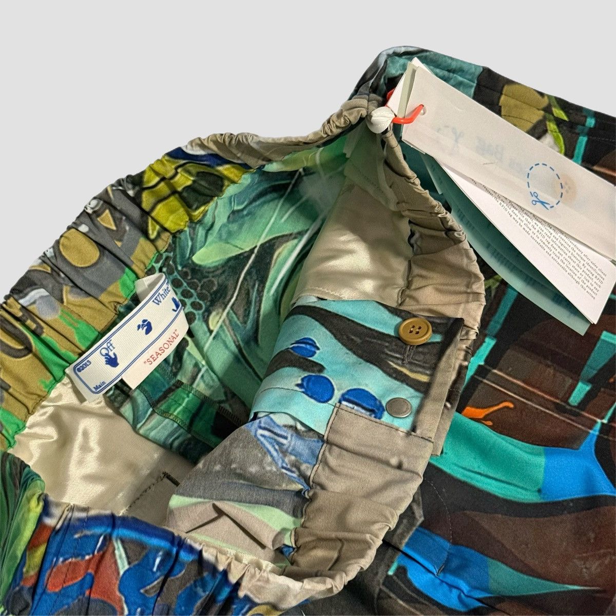 Off-White Off-White Graffiti Bermuda Shorts Size US 30 / EU 46 - 9 Thumbnail
