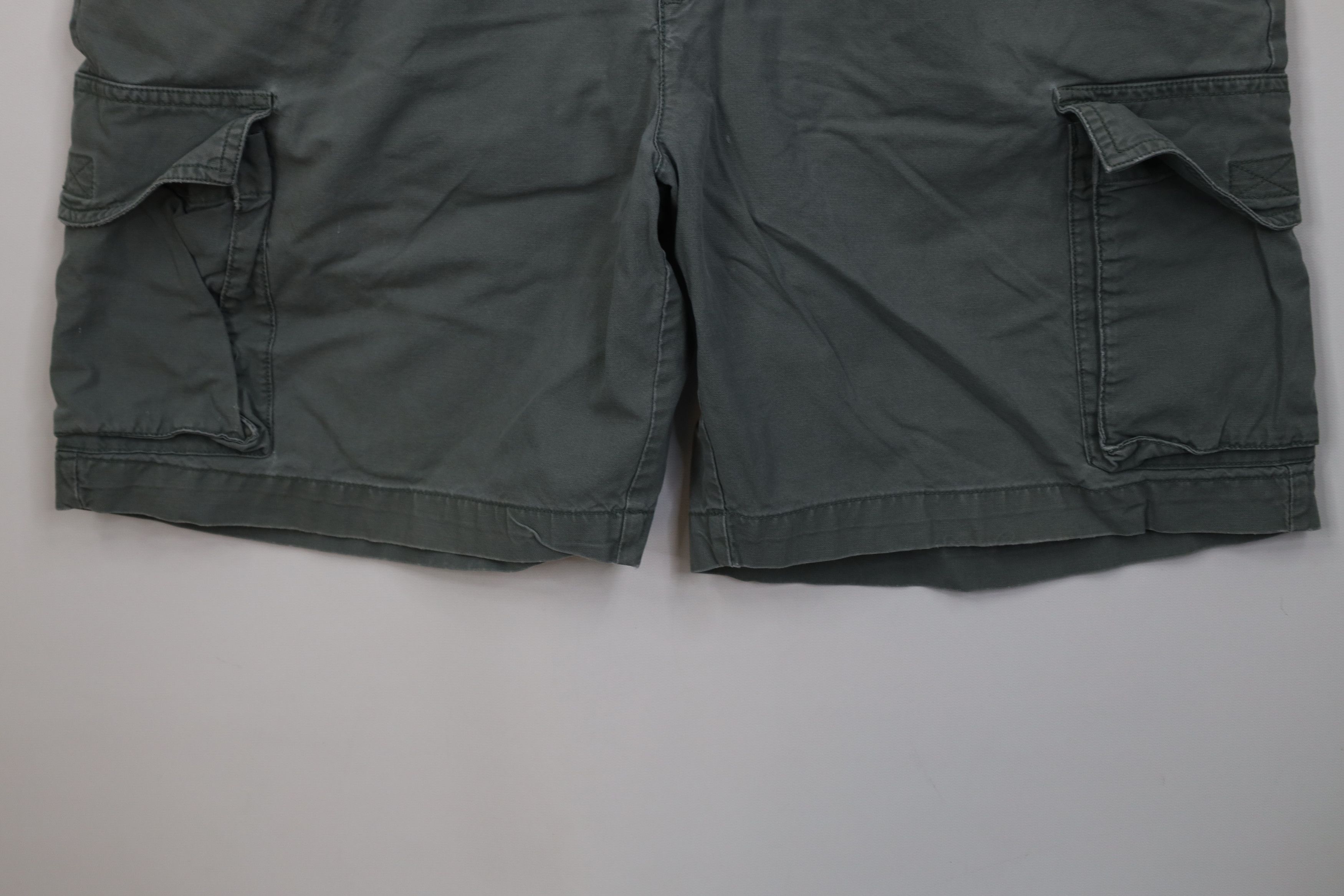 Columbia Vintage 90s Columbia Above Knee Cargo Shorts Green Cotton Size US 32 / EU 48 - 4 Thumbnail