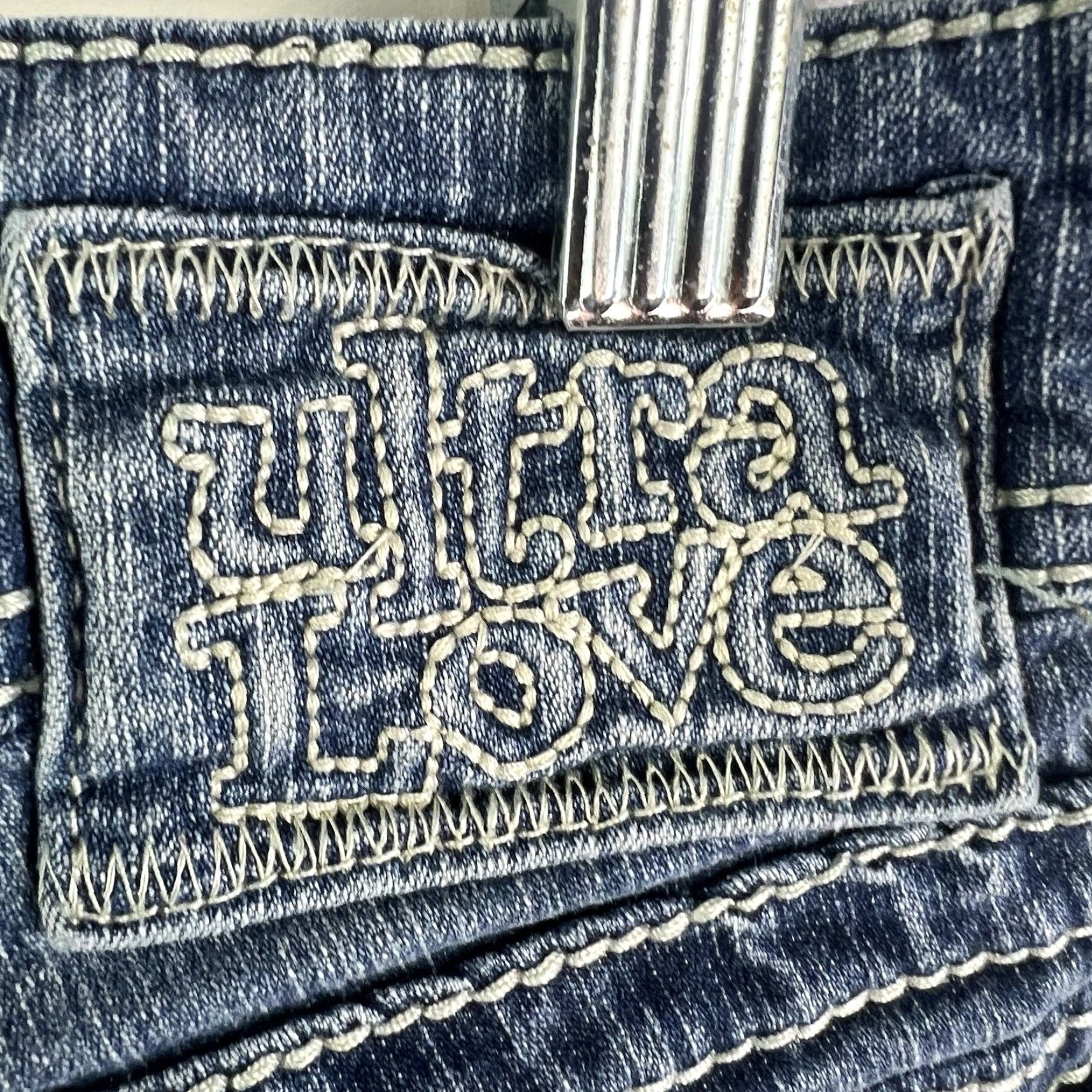 Denime Ultra Love Denim Shorts Cut-Off Womens Junior 11 Blue Embroidered 30W 2H Pockets 5-Pocket Finish Spring Summer Womens Size 32" / US 10 / IT 46 - 5 Thumbnail