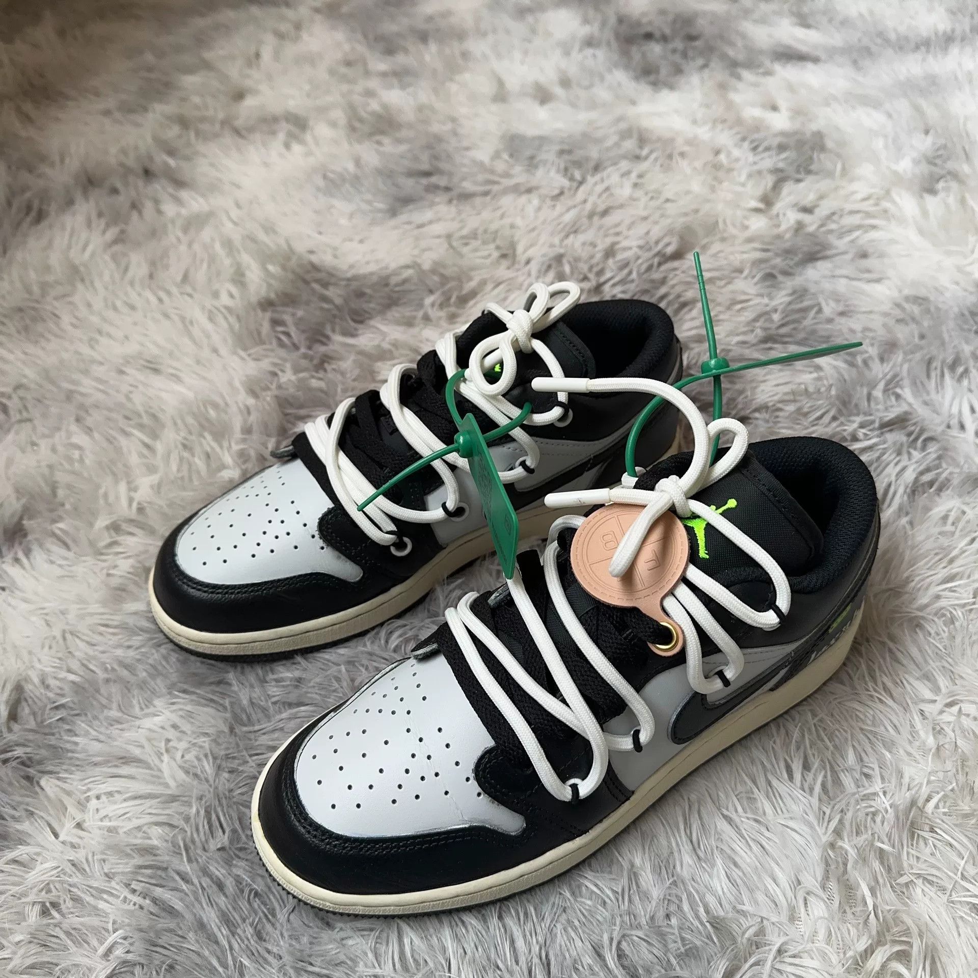 Nike Nike Lowtop Sneakers 37 Men Size US 5 / EU 37 - 1 Thumbnail