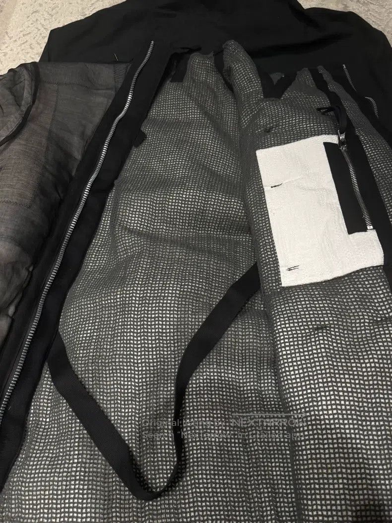 Boris Bidjan Saberi Boris Bidjan Saberi Size S White goose down Size US S / EU 44-46 / 1 - 2 Thumbnail