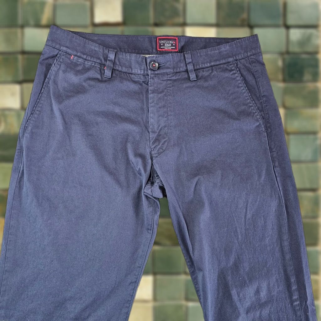 UNTUCKit Untuckit Pants Mens 34x32 Navy Chino Relaxed Fit Twill Cotton Stretch Casual Shirt? Size US 34 / EU 50 - 1 Thumbnail