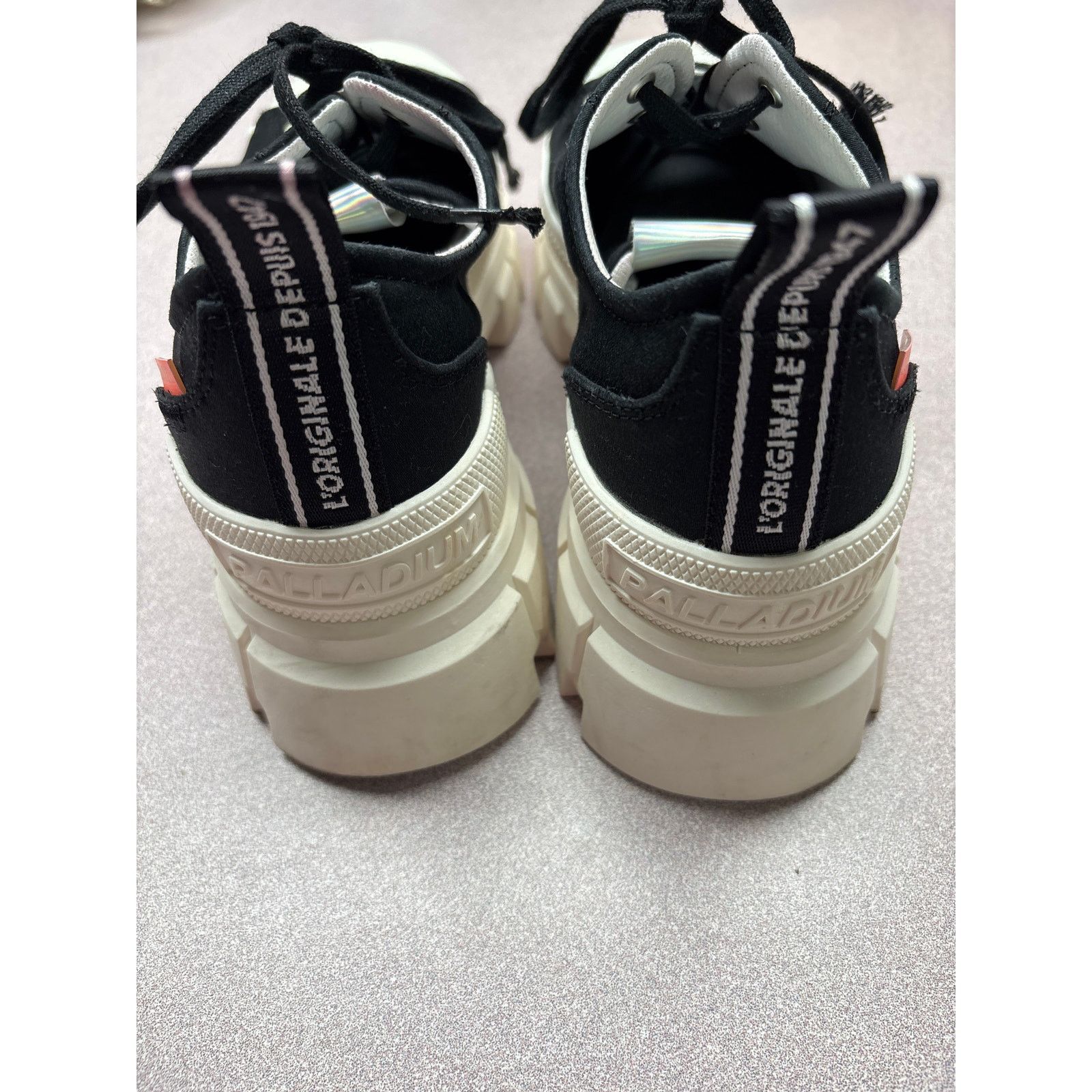 Palladium Palladium Black and Marshmallow Revolt Lo Tx Size 10 Size US 10 / IT 40 - 2 Thumbnail