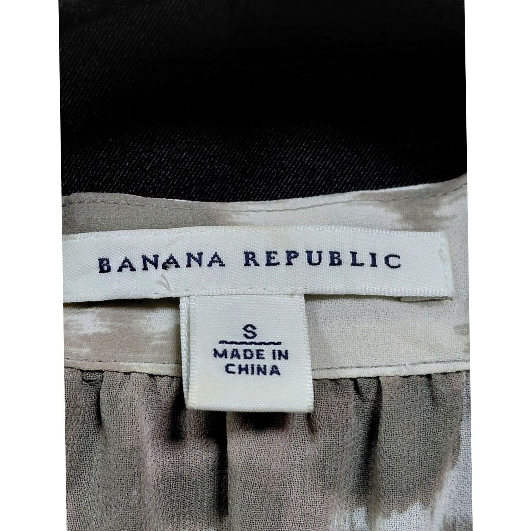 Banana Republic BANANA REPUBLIC Leopard Print Blouse 3/4 Sleeve Women Size S Gray Polyester Dry Clean Only Shirt Blouse Womens Size S / US 4 / IT 40 - 3 Thumbnail