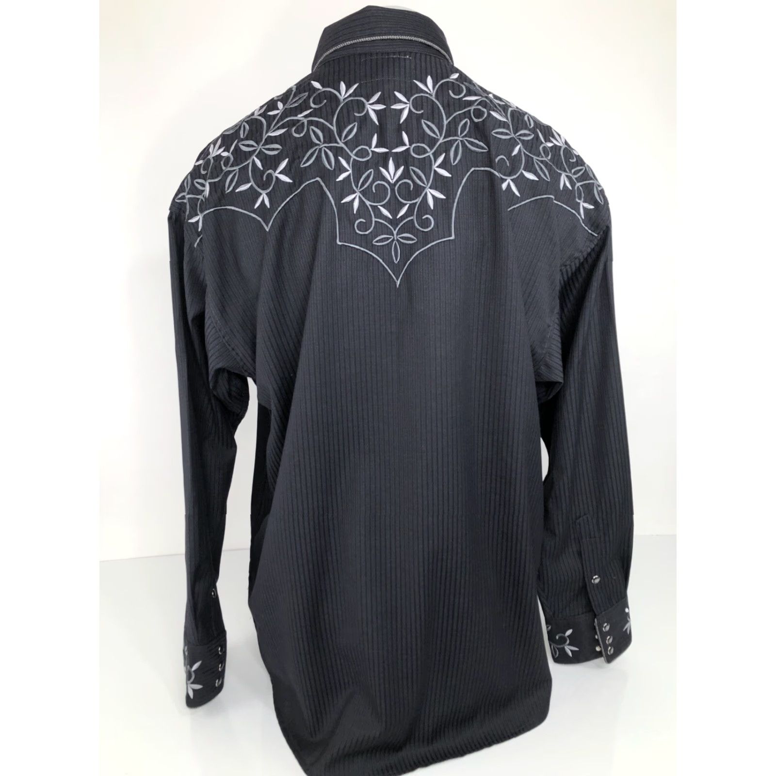 Vintage PANHANDLE SLIM / RETRO Embroidered Lg. Floral SNAP Western Shirt Mens Slimming Black / Silver XL? Size US L / EU 52-54 / 3 - 5 Thumbnail
