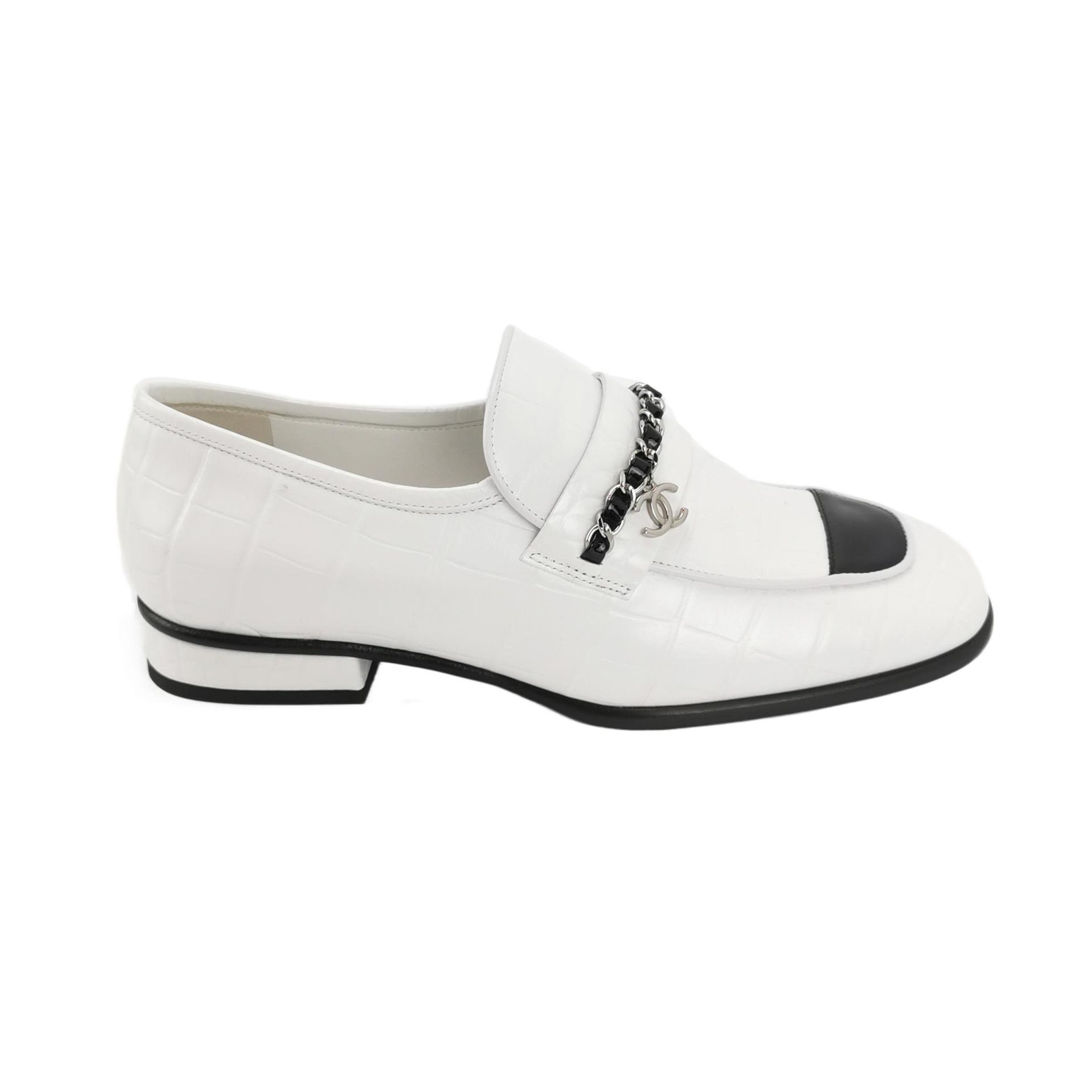 Chanel Chanel Women 7 Flats Size US 7 / IT 37 - 1 Thumbnail