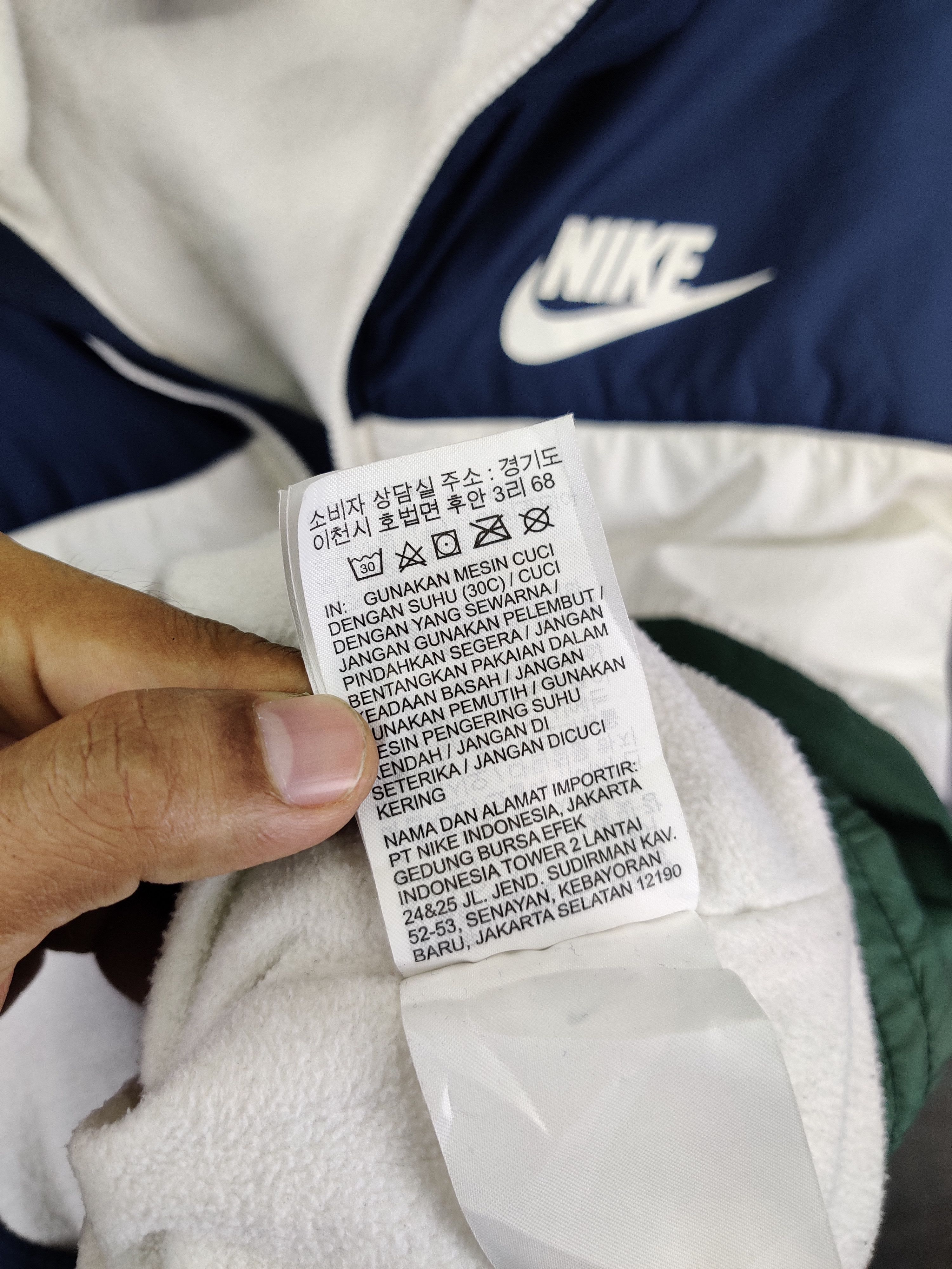 Nike Vintage 90s Nike Down Puffer Hoodie Jacket Size US XL / EU 56 / 4 - 15 Thumbnail