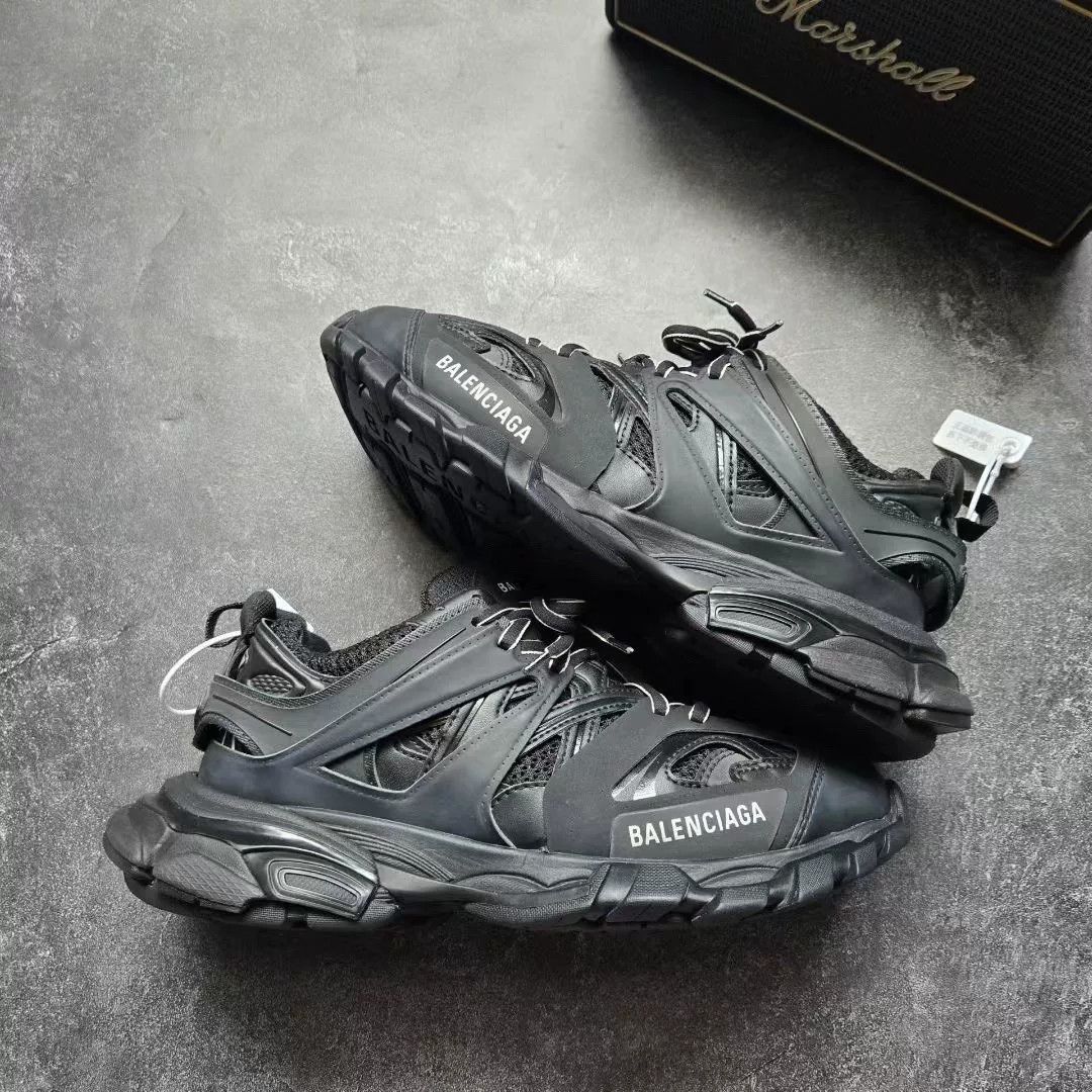 Balenciaga Balenciaga Black Lowtop Sneakers 39 Men Size US 6.5 / EU 39-40 - 1 Thumbnail