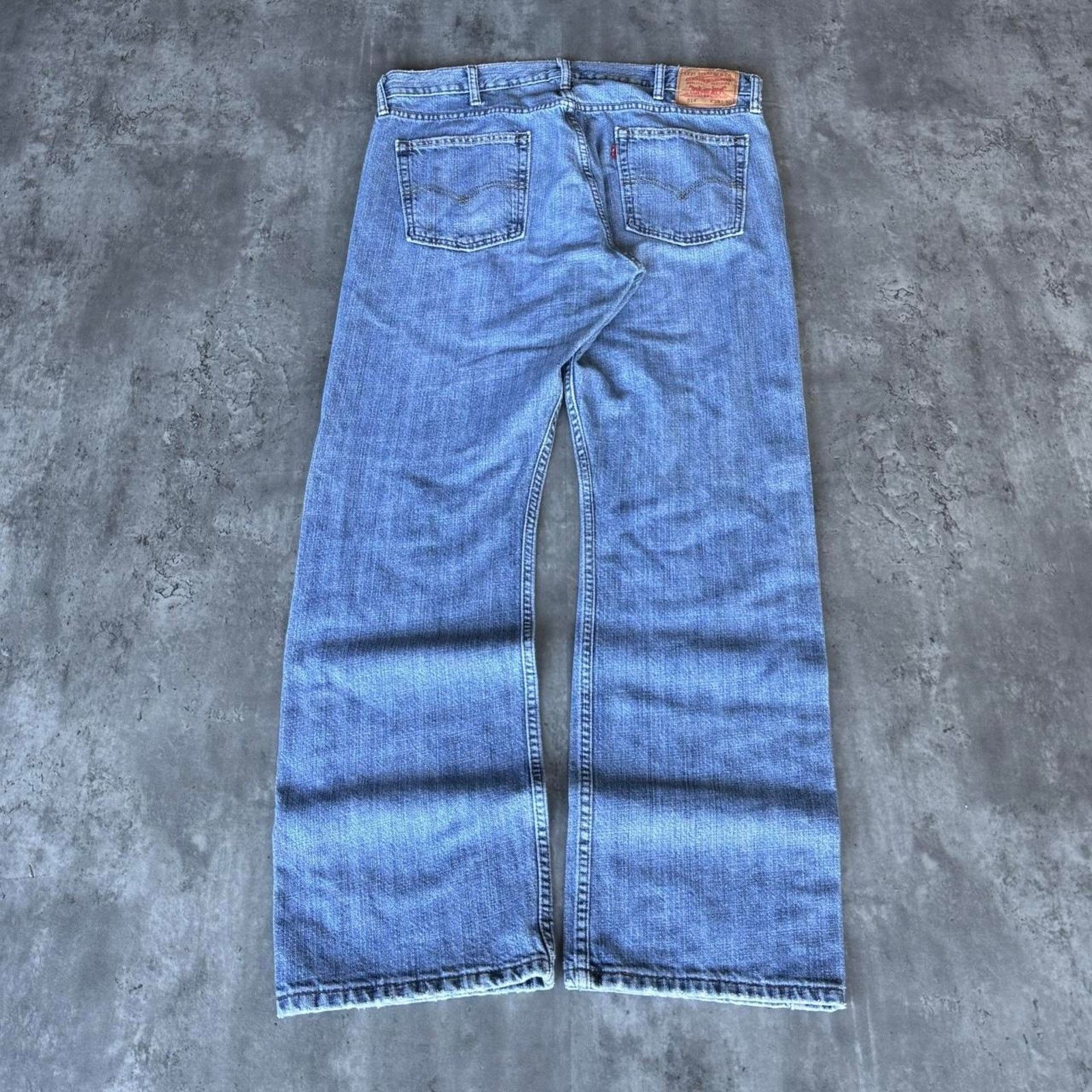 Levi's × Vintage Levi’s 514 Medium Wash Essential Denim Jeans Size US 38 / EU 54 - 1 Thumbnail