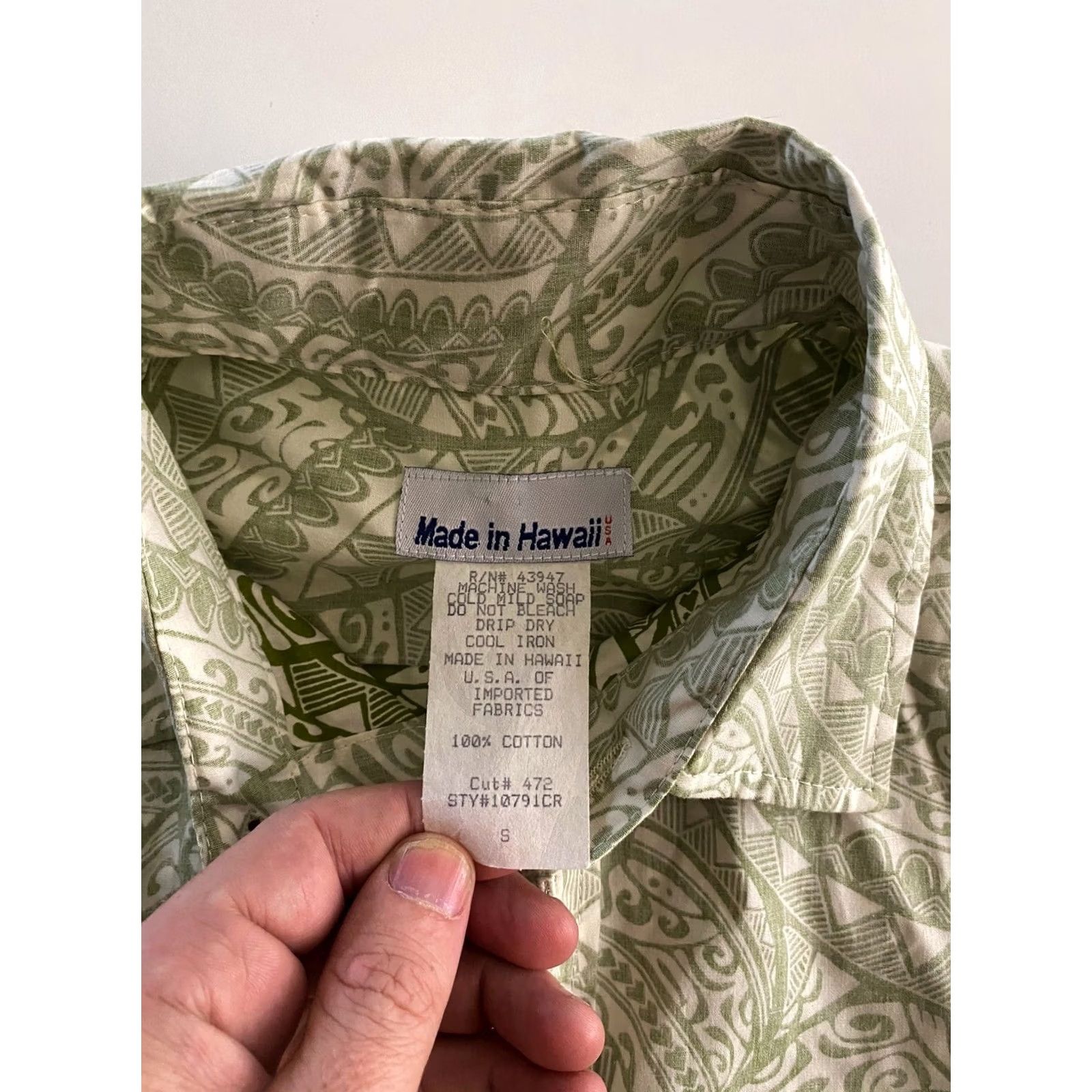 Vintage VINTAGE Hawaii Greenish Tribal Print SHORT SLEEVE BTN UP SHIRT Small S Mens Size US S / EU 44-46 / 1 - 5 Thumbnail