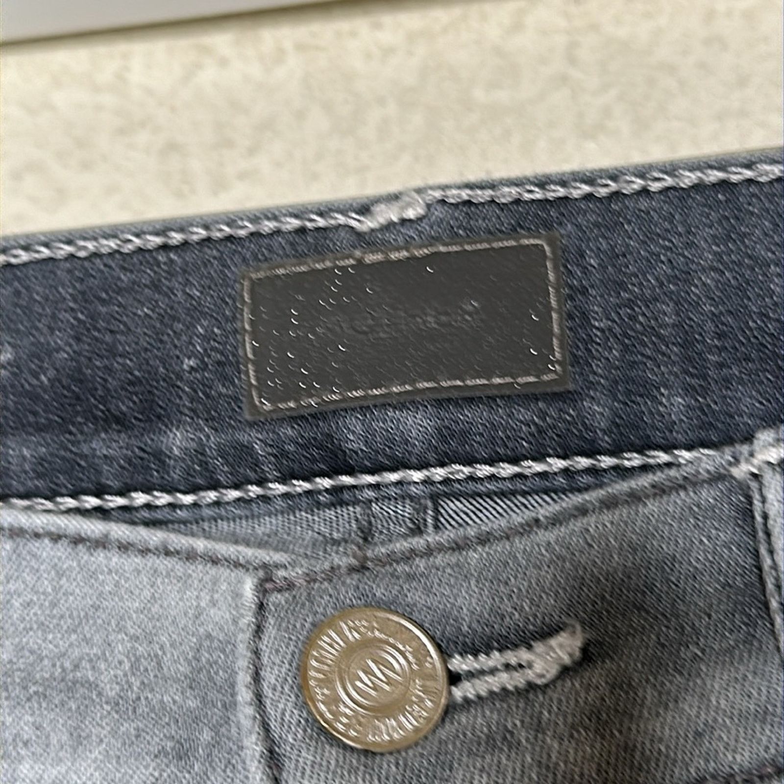 MOTHER Mother Insider Crop Step Fray Best Left Shadows Jeans Sz 24 Size 24" / US 00 / IT 34 - 8 Thumbnail