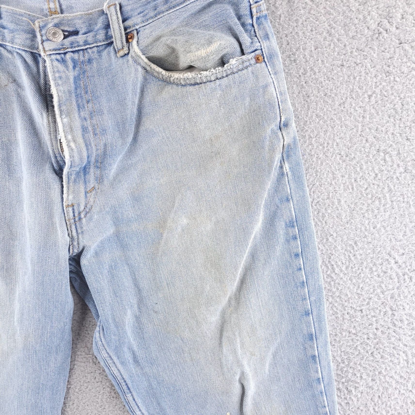 Levi's VINTAGE Levi's Jeans Mens 34x28 Blue Distressed Light Wash Workwear Button Inseam 28 Denim Cotton Straight Jeans Mens Blue Distressed 90s Theme? Size US 34 / EU 50 - 5 Thumbnail