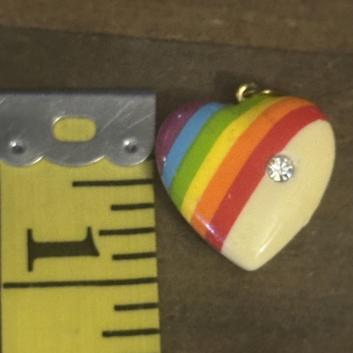 Vintage Vintage lucite rainbow heart pendant with rhinestone Size ONE SIZE - 2 Thumbnail