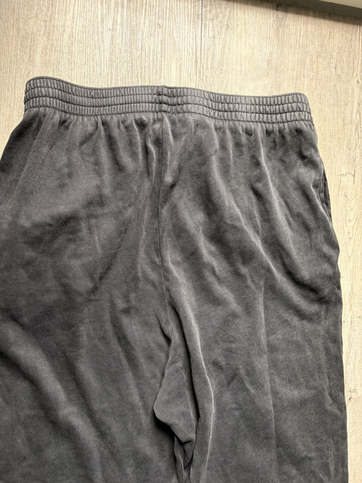Balenciaga Balenciaga Cropped Sweatpants washed black Size US 32 / EU 48 - 8 Thumbnail