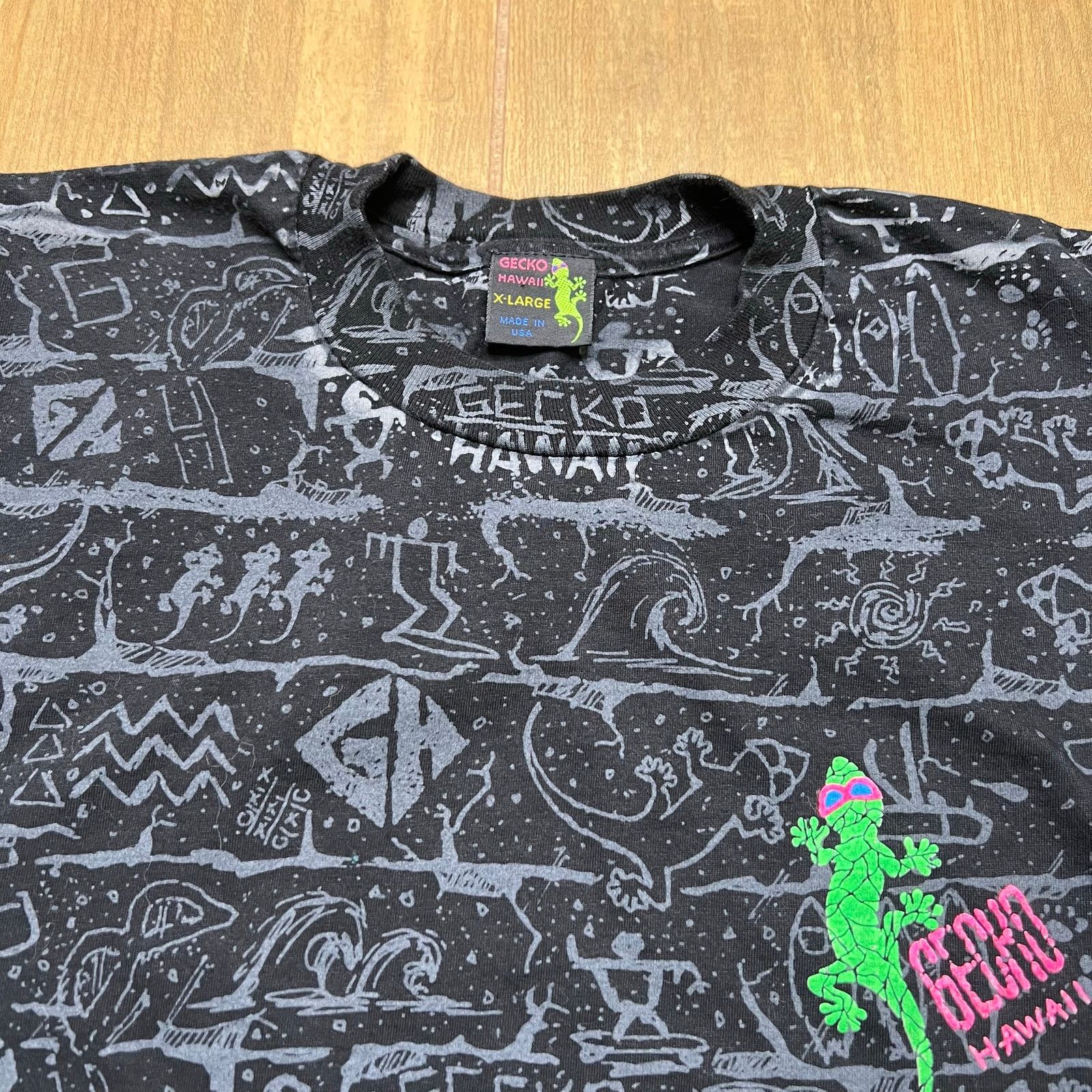 Vintage Vintage 90s GECKO HAWAII T-Shirt Black All Over XL USA made Size US XL / EU 56 / 4 - 9 Thumbnail