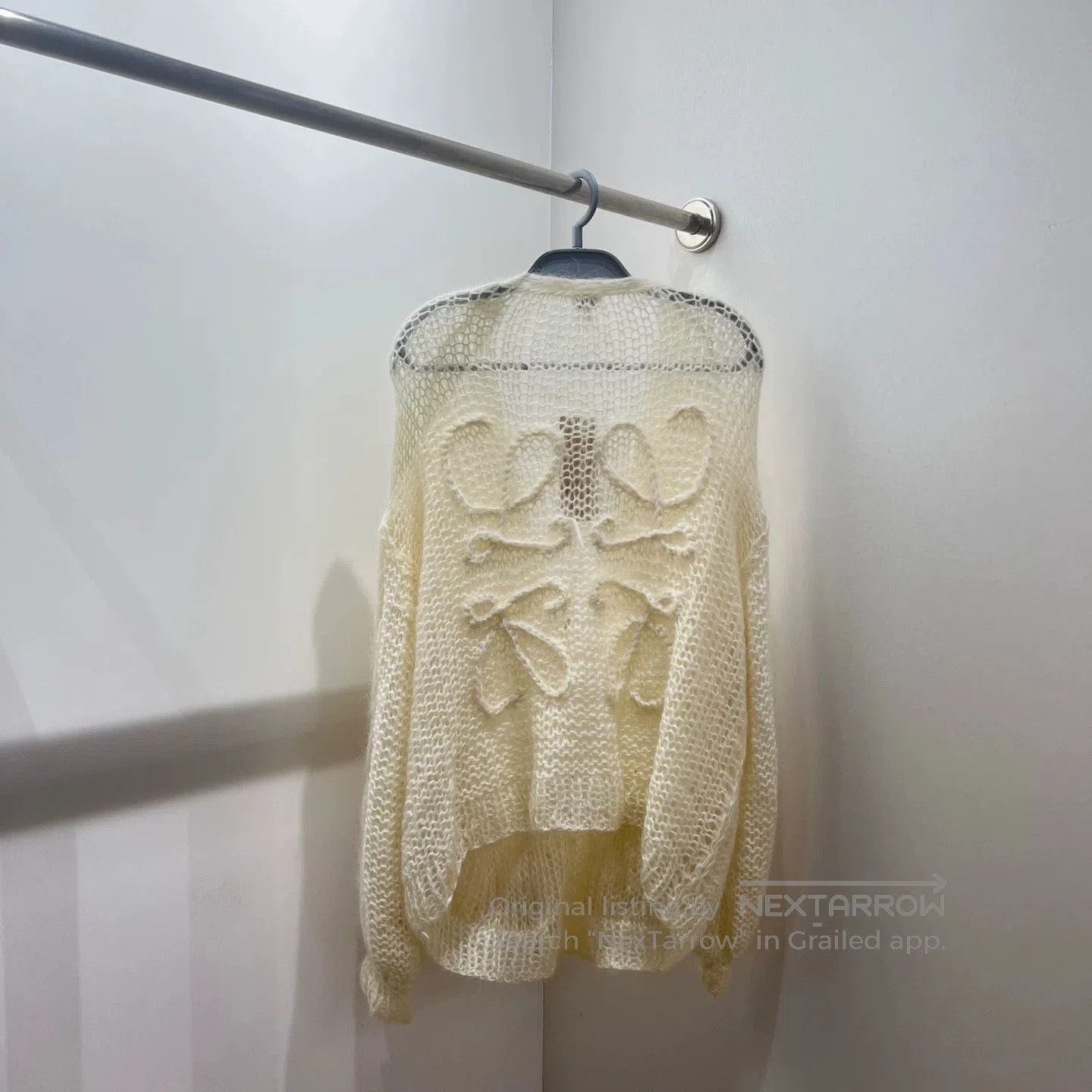 Loewe loewe logo knit cardigan in beige. Size US S / EU 44-46 / 1 - 2 Thumbnail