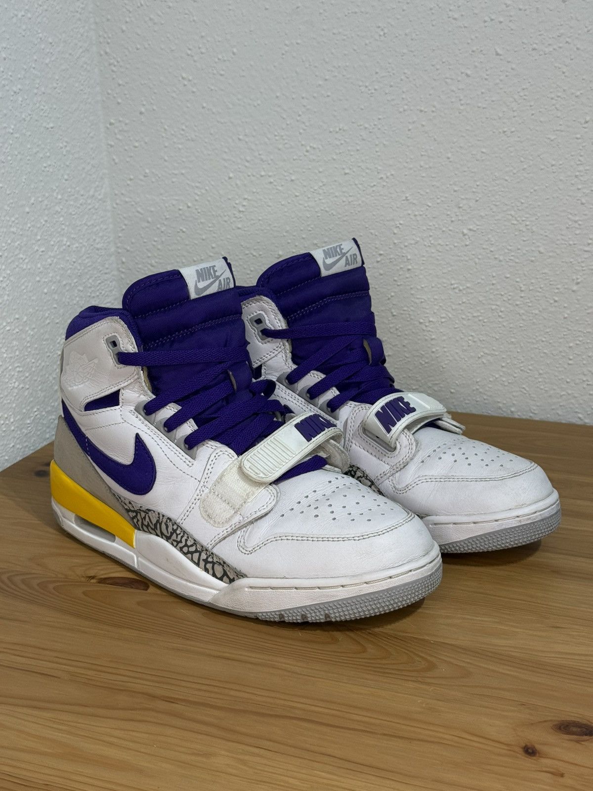 Jordan Brand × Nike Nike Air Jordan Legacy 312 Lakers Size US 10 / EU 43 - 1 Thumbnail