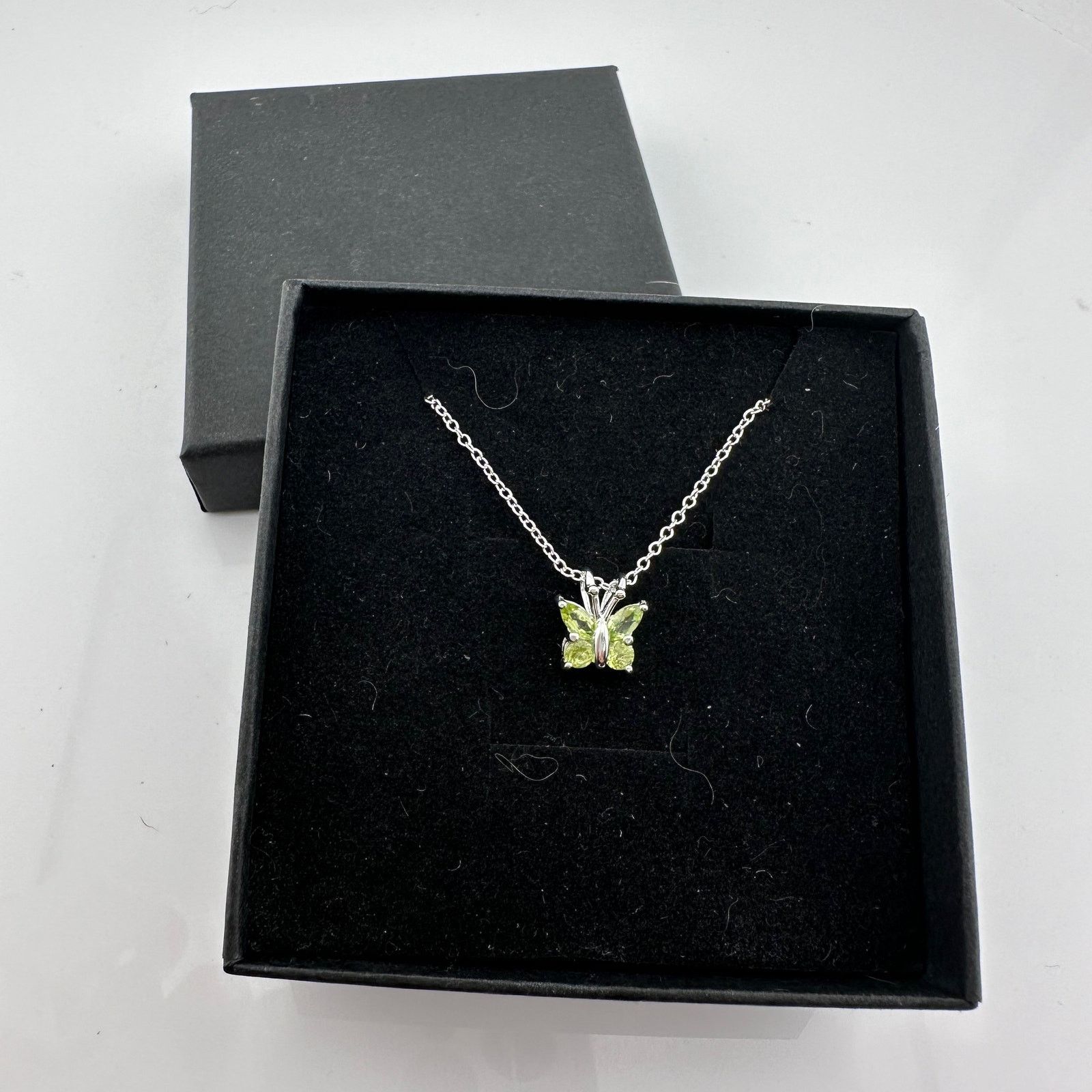 Other Pretty Natural Green Peridot Butterfly Necklace Size ONE SIZE - 11 Thumbnail