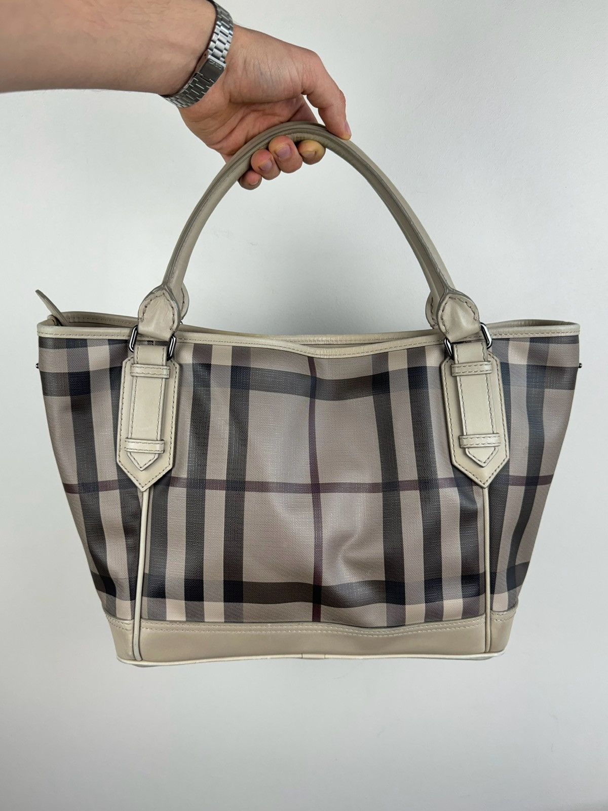 Shoulder bag Burberry Nova Check original luxury casual item