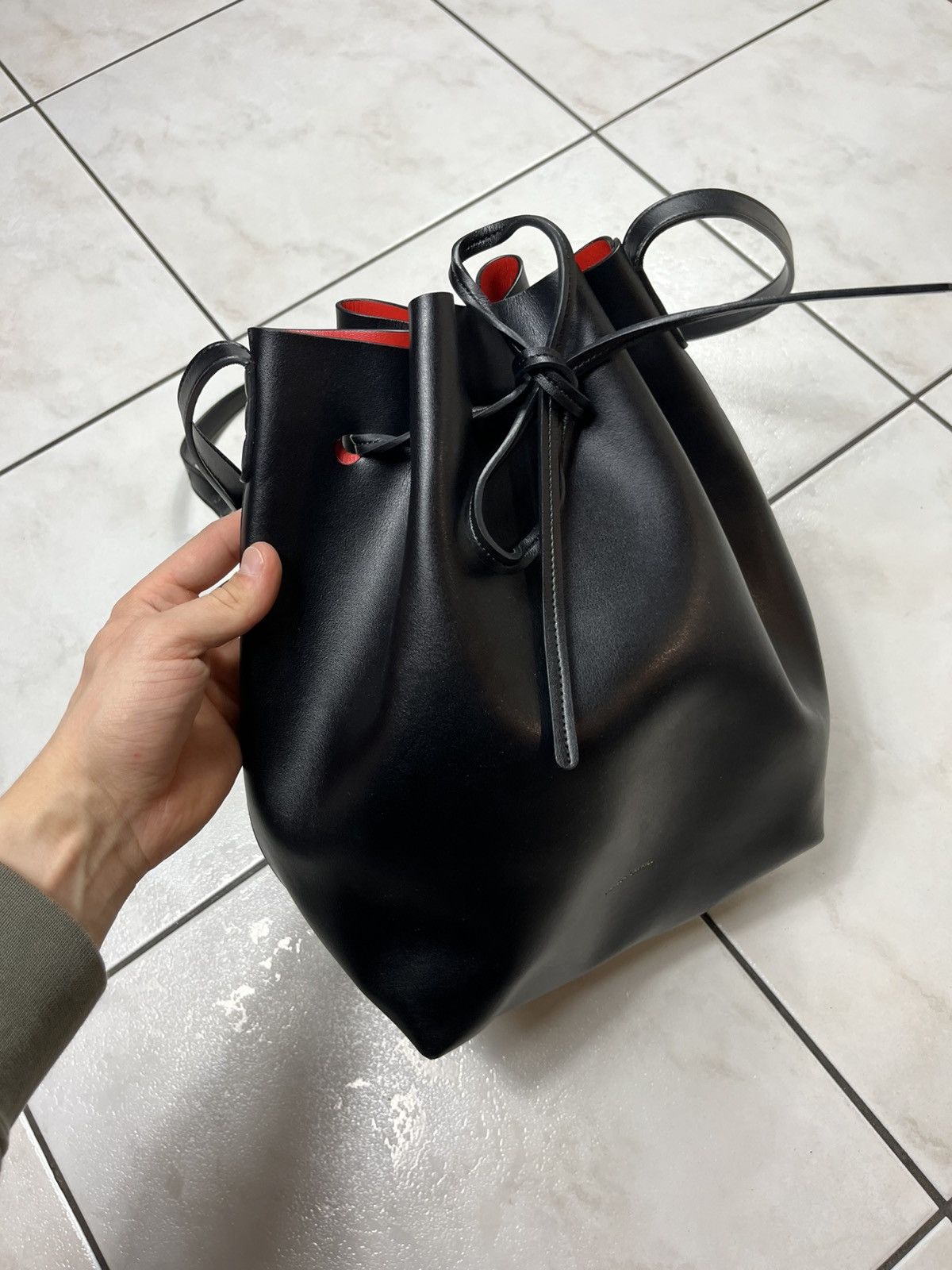 Mansur Gavriel Mansur Gavriel leather bucket bag black red big crossbody Size ONE SIZE - 21 Thumbnail