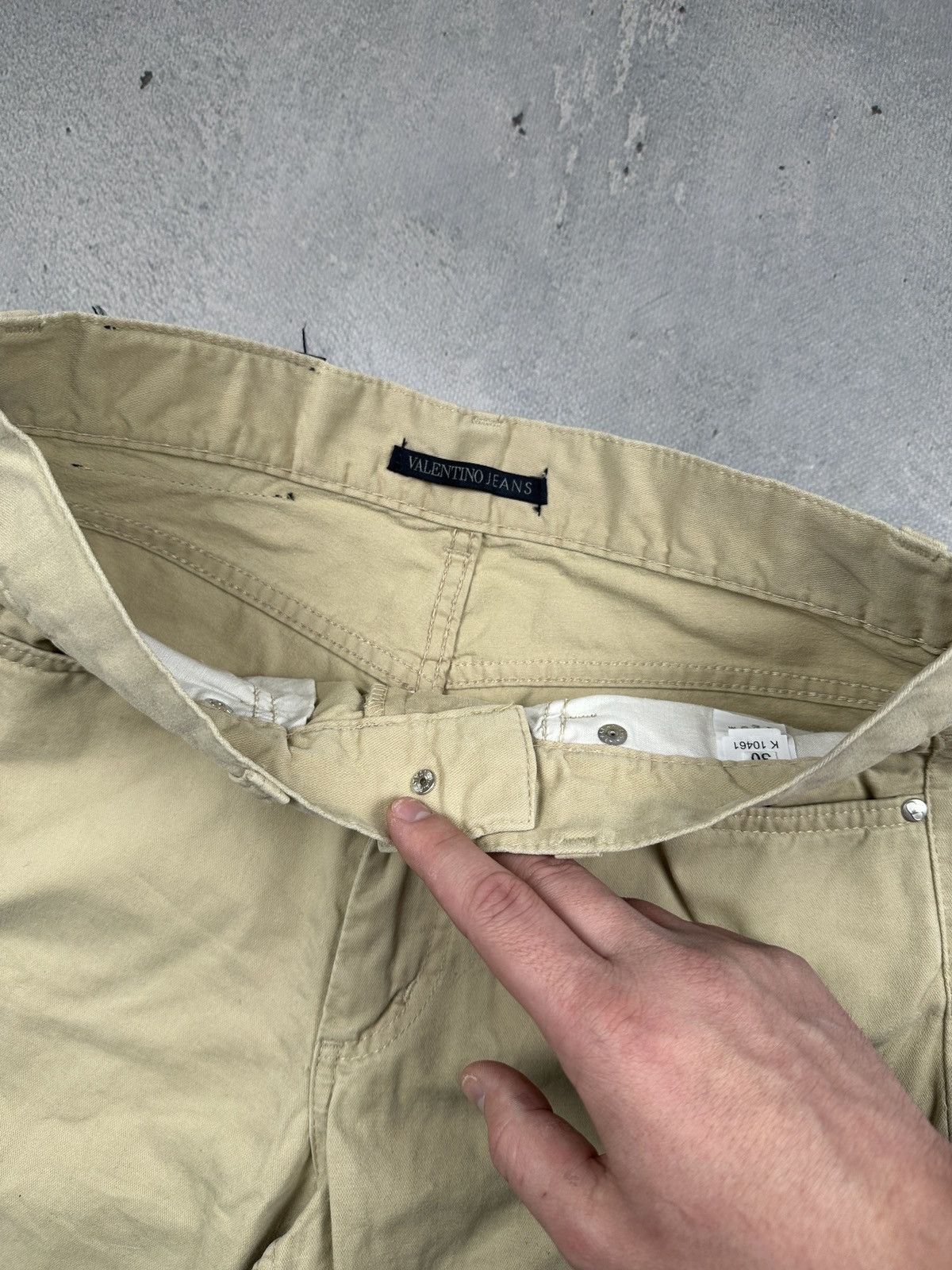 Valentino Valentino Jeans Vintage Beige Chino Pant Minimalist Trousers Size US 30 / EU 46 - 11 Thumbnail