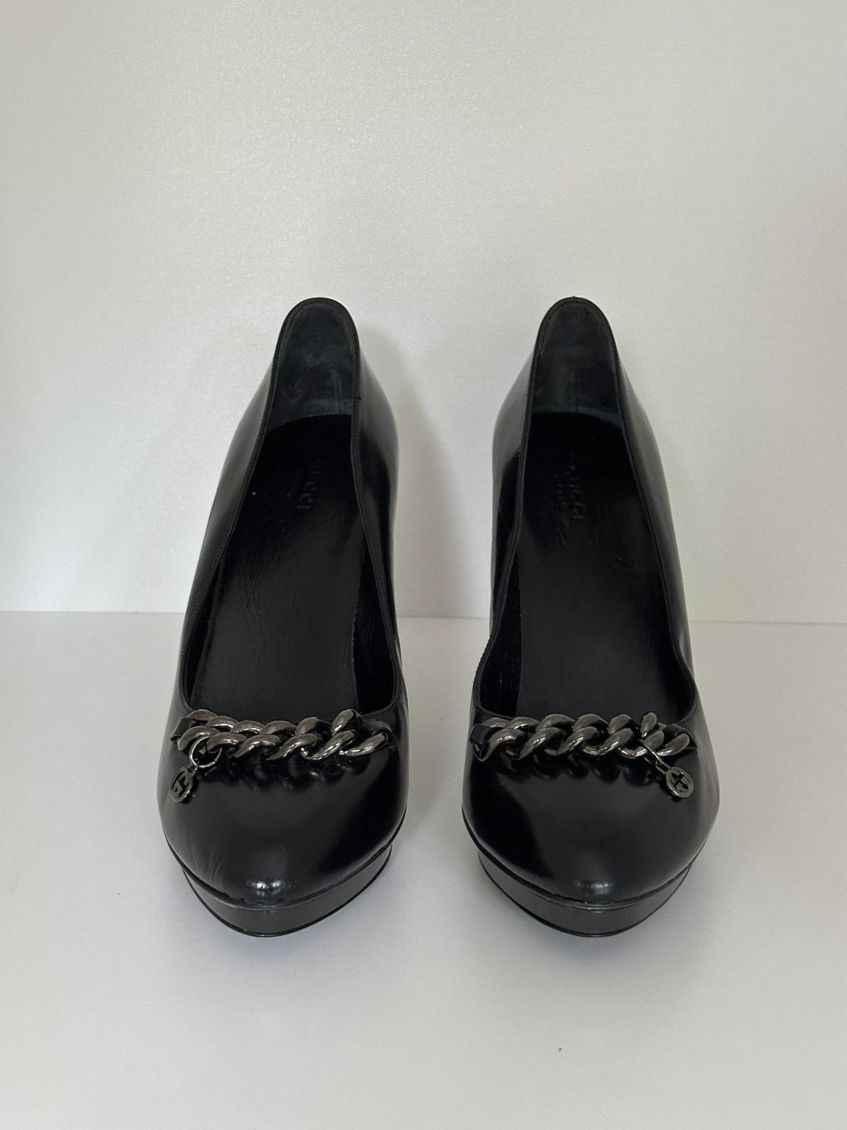 Gucci Gucci patent leather heels metal logo with box Size US 9 / IT 39 - 4 Thumbnail