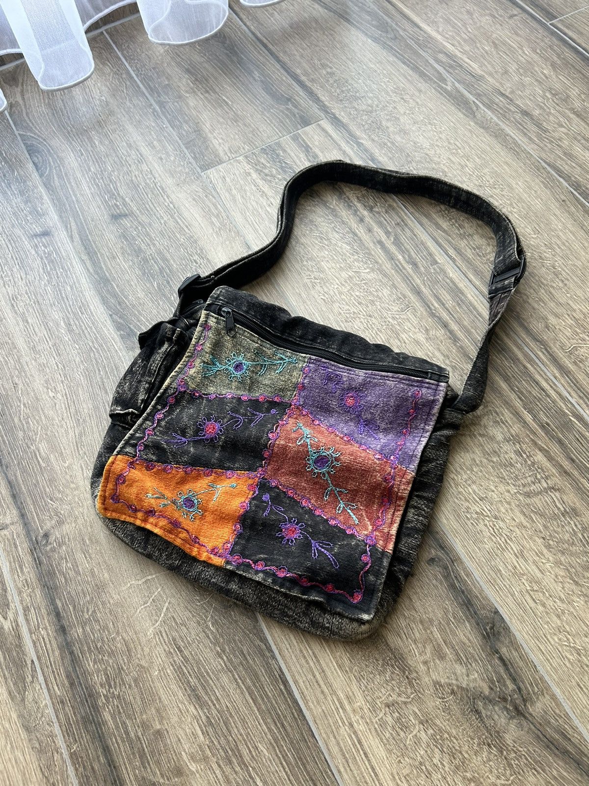 Vintage Vintage Nepal patch work y2k bags Size ONE SIZE - 2 Thumbnail