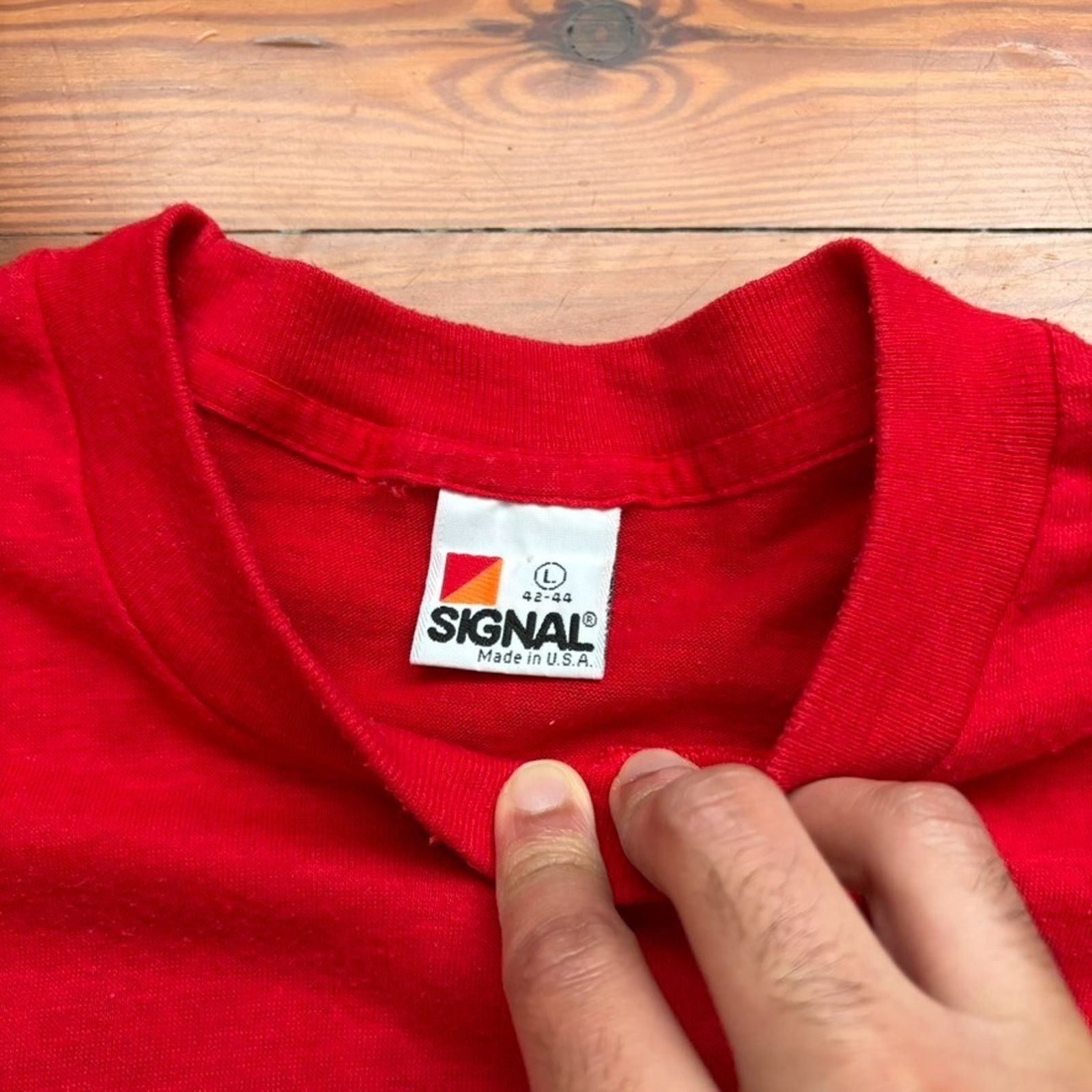 Vintage Vintage Indiana University T-Shirt Men’s Size S Red 1980s Size US S / EU 44-46 / 1 - 5 Thumbnail