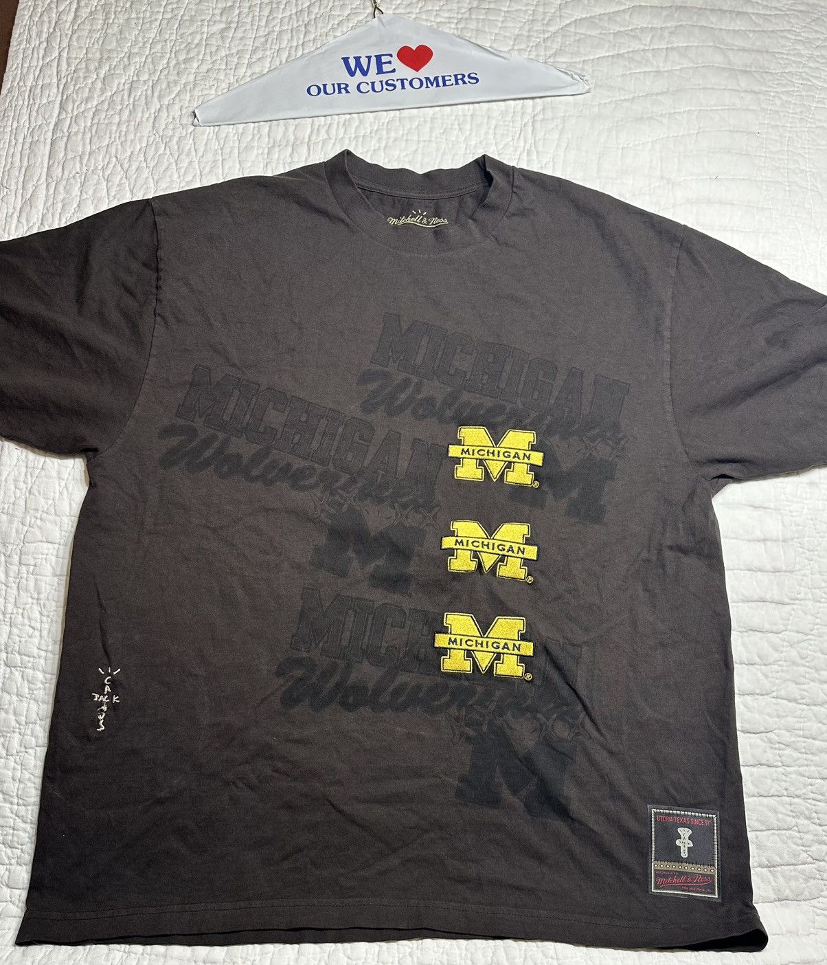 Mitchell & Ness × NCAA × Travis Scott TRAVIS SCOTT MITCHELL NESS COLLAB TEE/ MICHIGAN X-Large NEW Size US XL / EU 56 / 4 - 1 Thumbnail