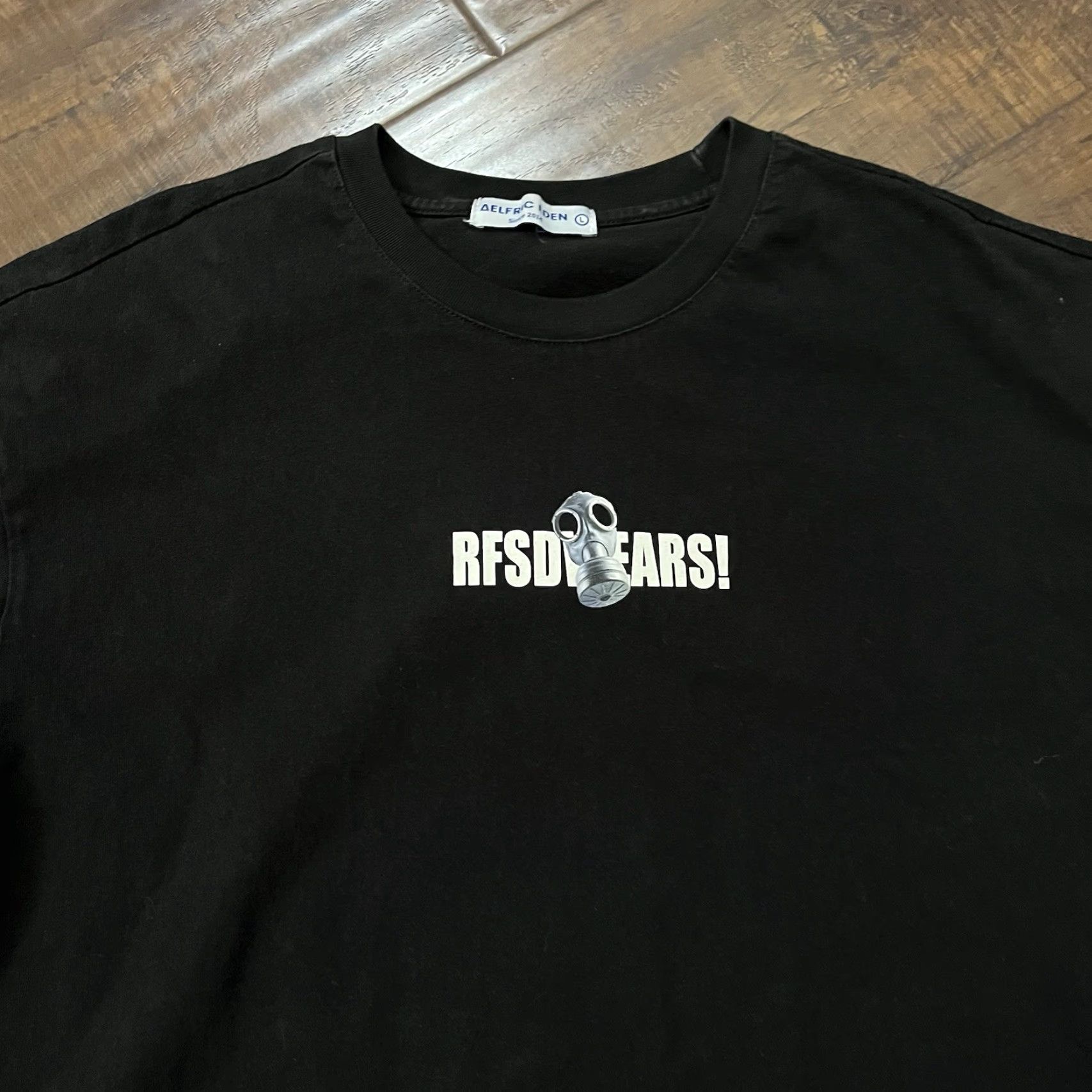 Vintage VINTAGE Aelfric Eden Gas Mask T-Shirt Mens Large Black Oversized Double Sided RARE Size US L / EU 52-54 / 3 - 4 Thumbnail