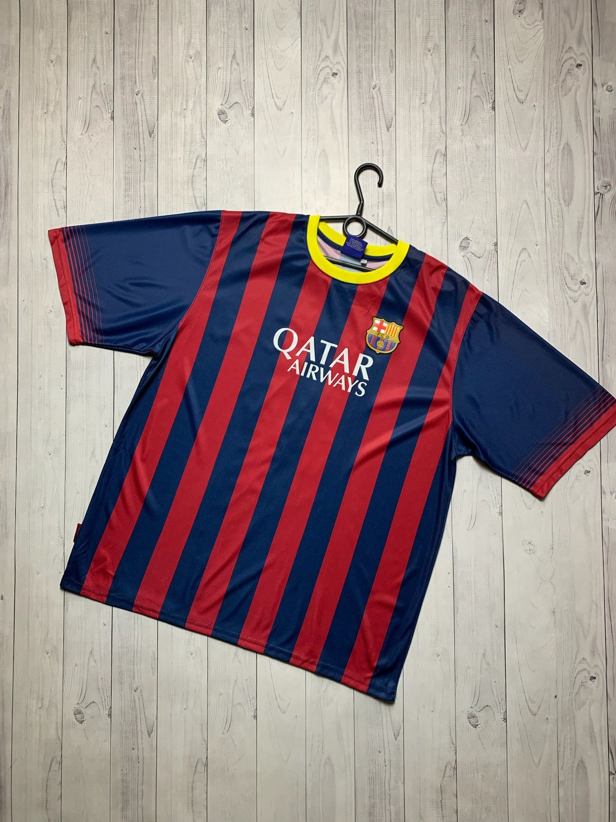 Vintage Vintage Barcelona 10 Messi soccer jersey size XL Size US XL / EU 56 / 4 - 2 Thumbnail