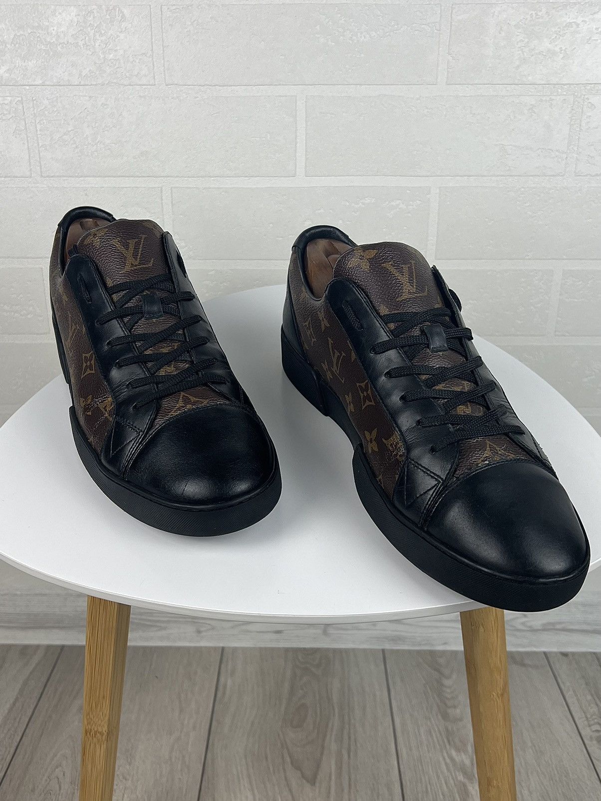 Louis Vuitton LOUIS VUITTON Sneakers Leather LV Monogram Canvas Logo Men’s Size US 11 / EU 44 - 6 Thumbnail
