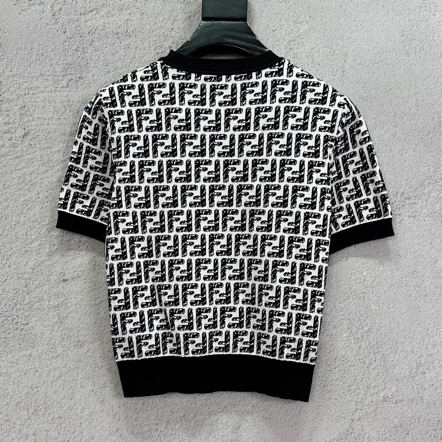 Fendi FENDI all over logo knit short sleeve tee 38 Size XS / US 0-2 / IT 36-38 - 2 Thumbnail