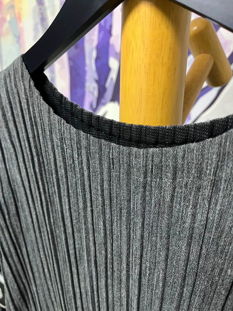 Issey Miyake Issey Miyake size:3 Dark grey pleated dress Size S / US 4 / IT 40 - 2 Thumbnail