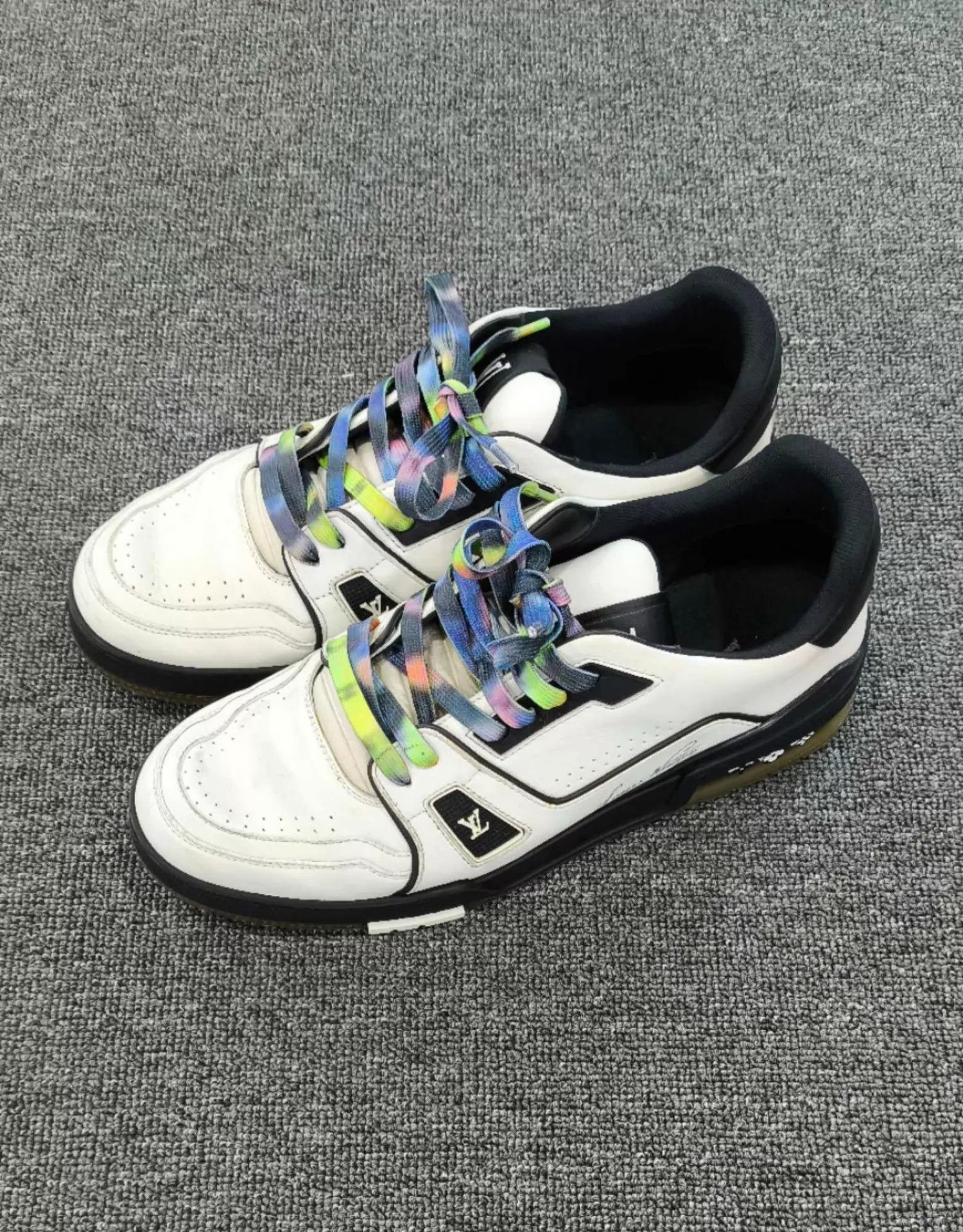 Louis Vuitton Louis Vuitton Black White Color - Blocked Trainer 42 Size US 9 / EU 42 - 1 Thumbnail