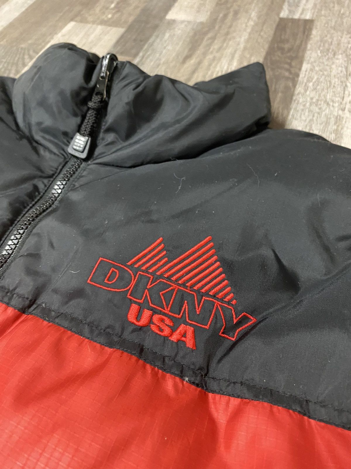 DKNY × Vintage Vintage 90’s DKNY USA Puffer Jacket Zip Up Y2K TNF Size US M / EU 48-50 / 2 - 4 Thumbnail