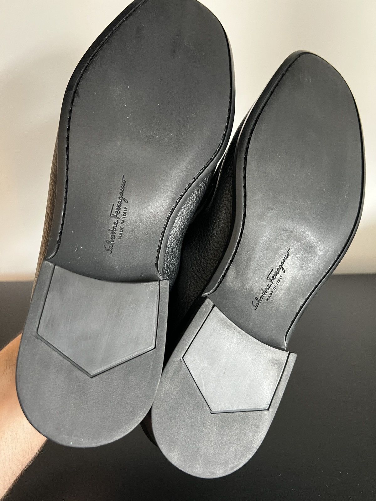 Salvatore Ferragamo Salvatore Ferragamo Black Leather Logo Buckle Loafer Size US 9 / EU 42 - 6 Thumbnail