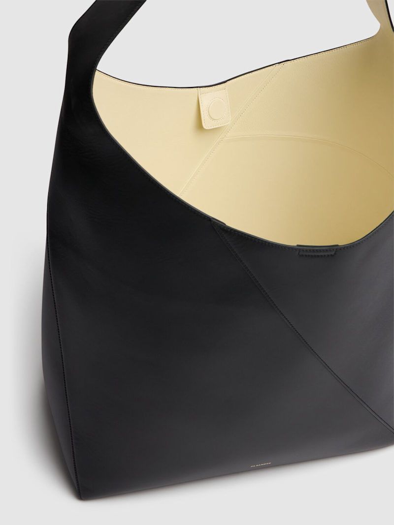 Jil Sander o1w1db10825 Size: OS / Leather Shoulder Bag in Black Size ONE SIZE - 6 Thumbnail